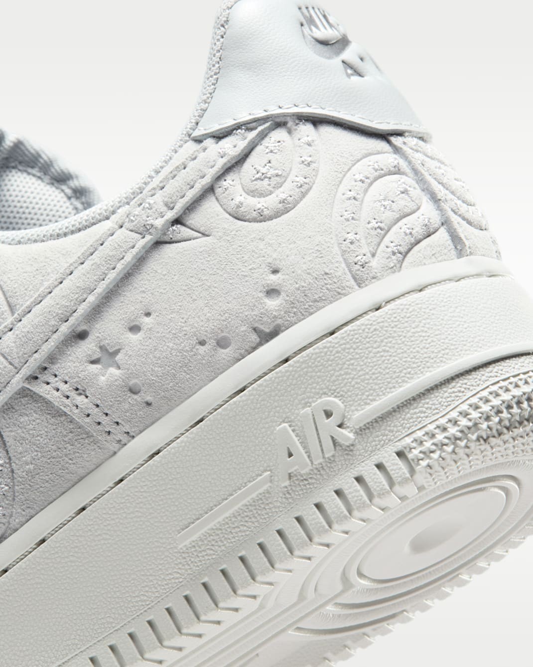 NIKE Women’s Air Force 1 ’07 Premium+ IO1259-002 Gray Fog Metallic Silver