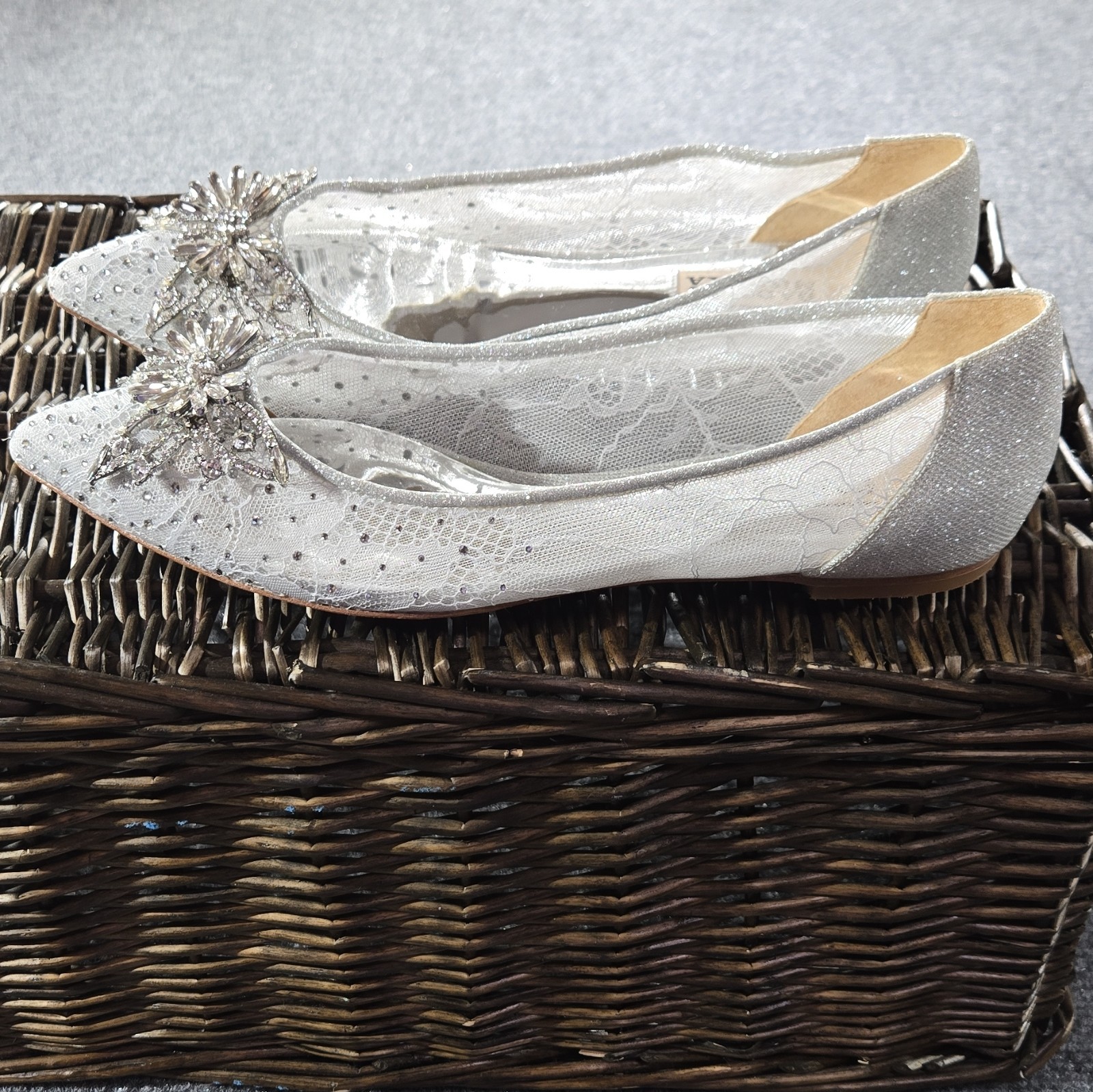 Badgley Mischka Silver Lace Embellished Crystal Rhinestone Beaded Flats Size 8.5
