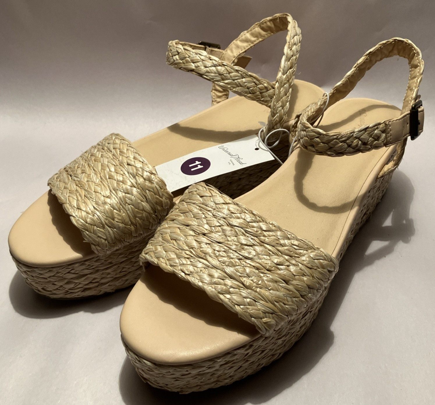 NWT Universal Thread Aurora Womens 11 Tan Straw Platform Cushion Insole Sandals