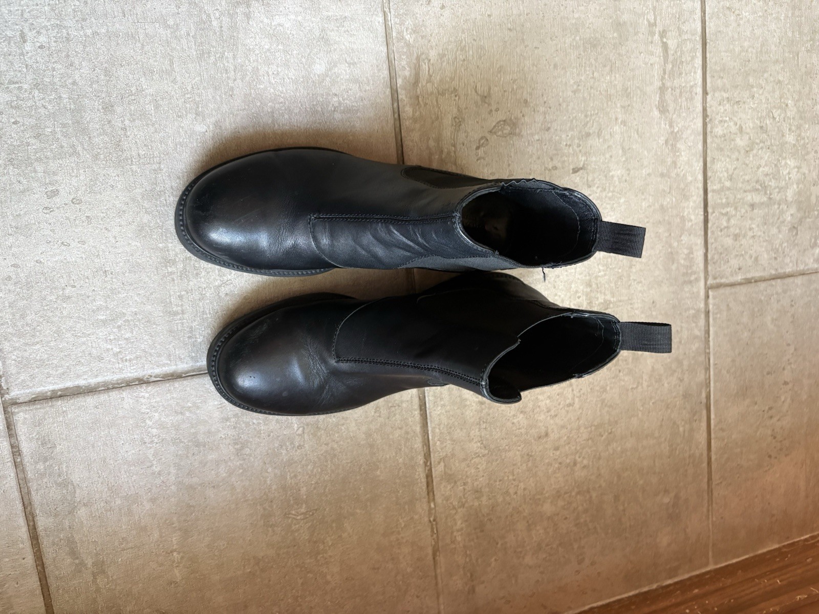 Vagabond Shoemakers Black Leather Chelsea Ankle Boots Slip-On Lug Sole EU 37