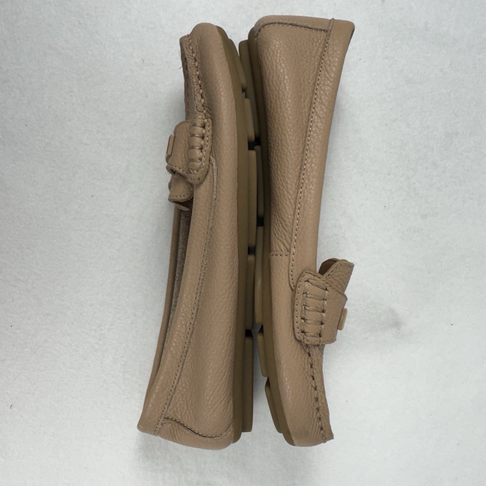 Calvin Klein Leather Gold Logo Bone Tan Leta Driving Moccasin Loafers 6.5 NEW