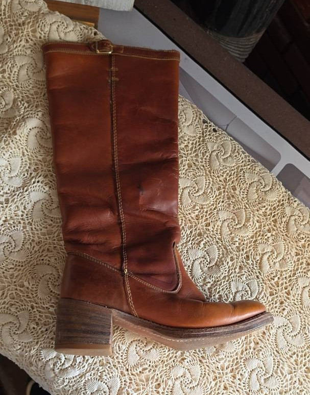 vintage Golo Leather Faux-Fur/Sherpa-Lined Mid-Calf Boots 1970s or early 1980s.