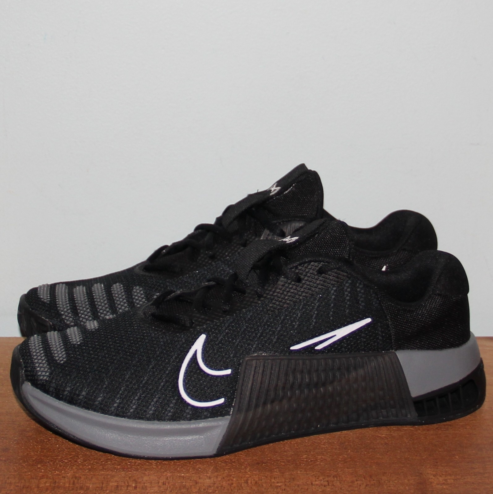 Nike Metcon 9 CrossFit Training Shoes Womens 11 Black Grey White DZ2537-001