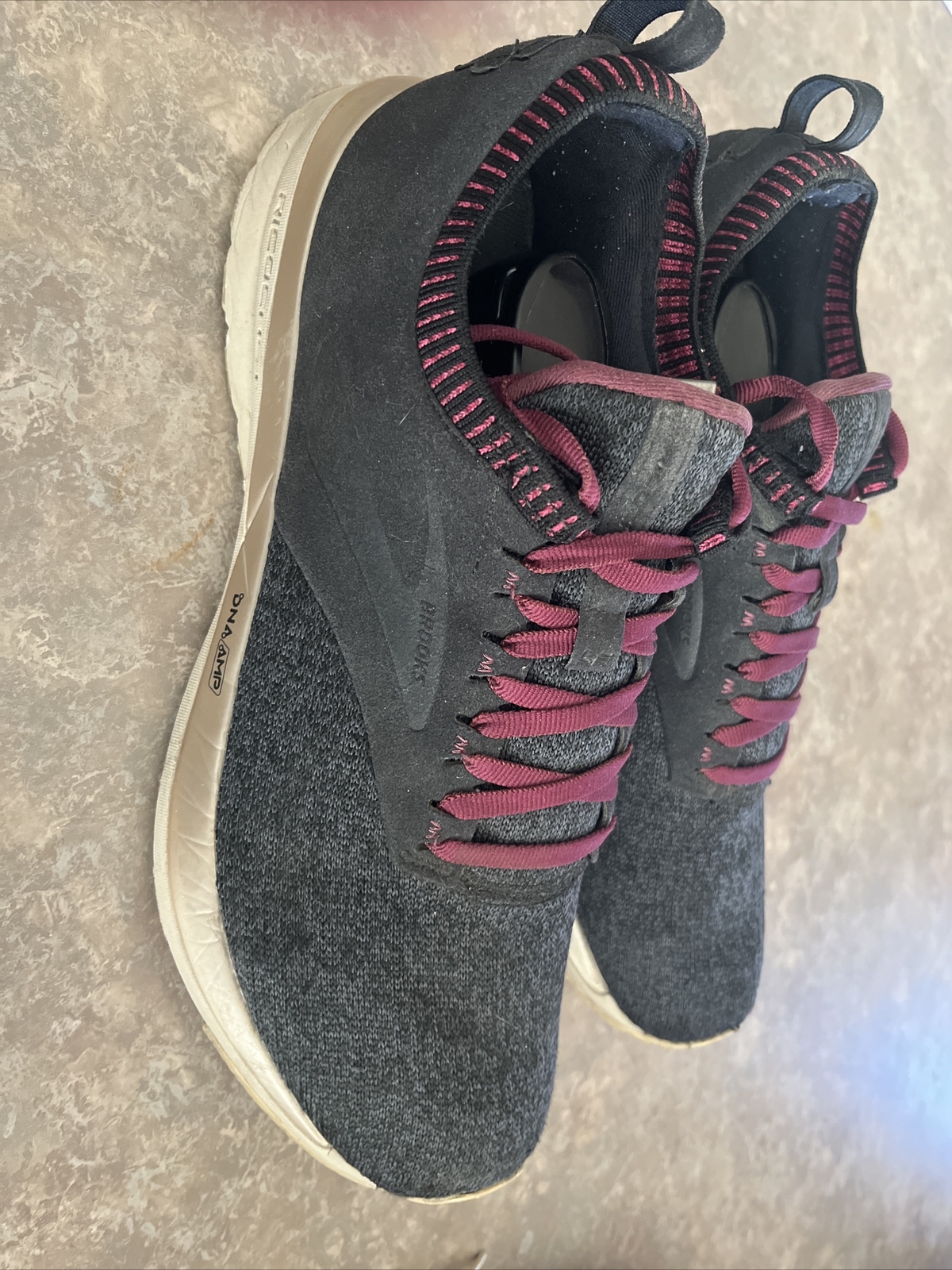 BROOKS RICOCHET RUNNING SHOES WOMENS SIZE 11