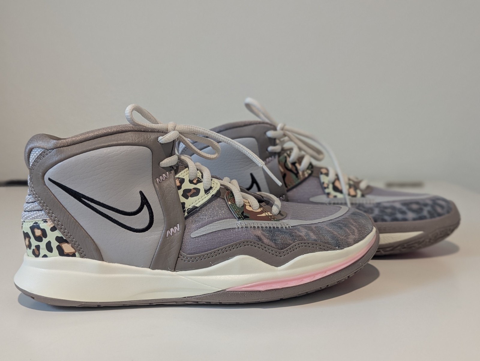 Nike Kyrie Infinity Leopard Camo Basketball Shoes Size 6.5Y (W8)New without box.