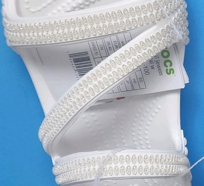 NWT Crocs Womens Kadee II Jewels Sandals Size 9 White Diamante Embellishments.
