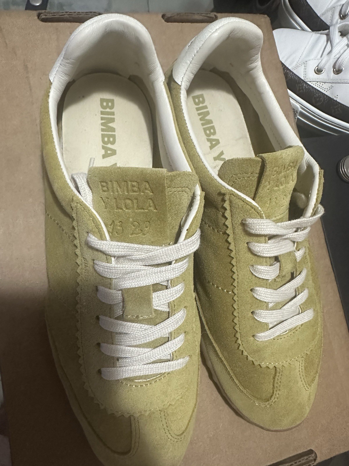 BIMBA Y LOLA Women’s Green/White Suede Low Top Lace-Up Sneakers Logo