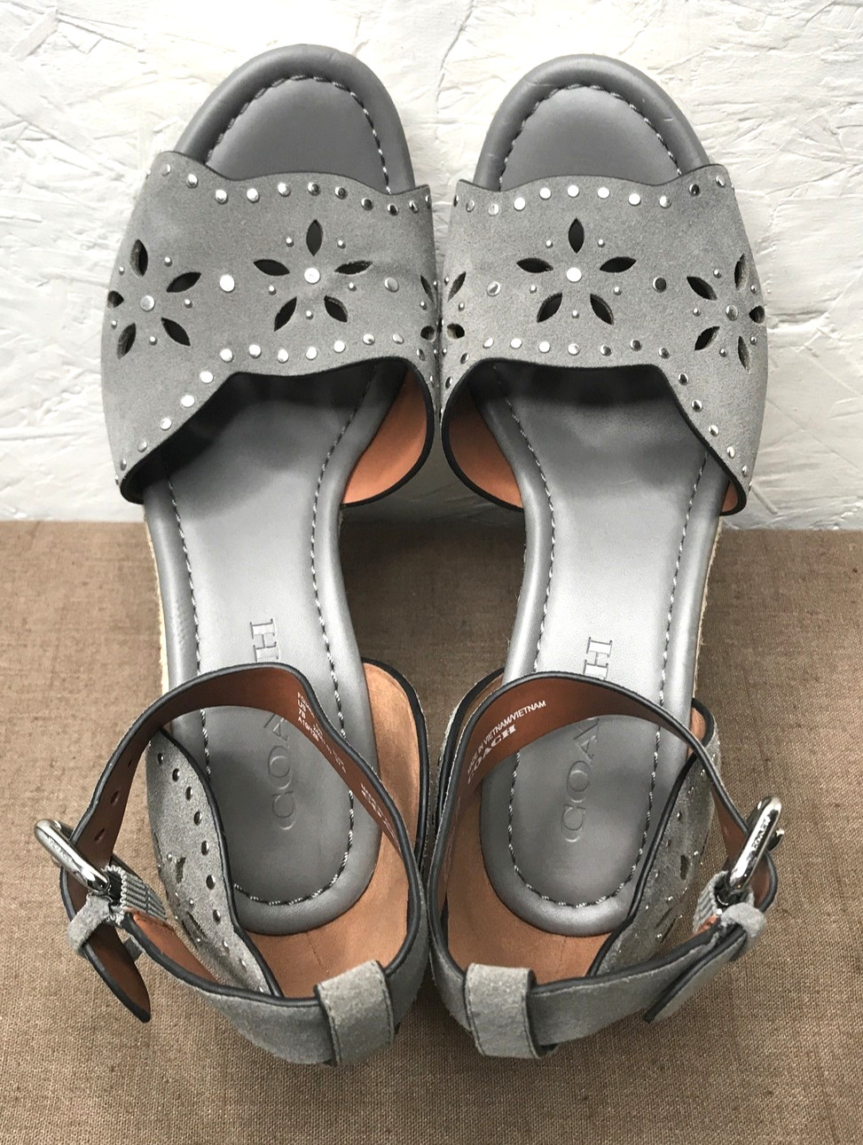 Coach Kelsi Wedge Women’s Espadrille Sandals Size 7B Gray Suede Studded 3.75″