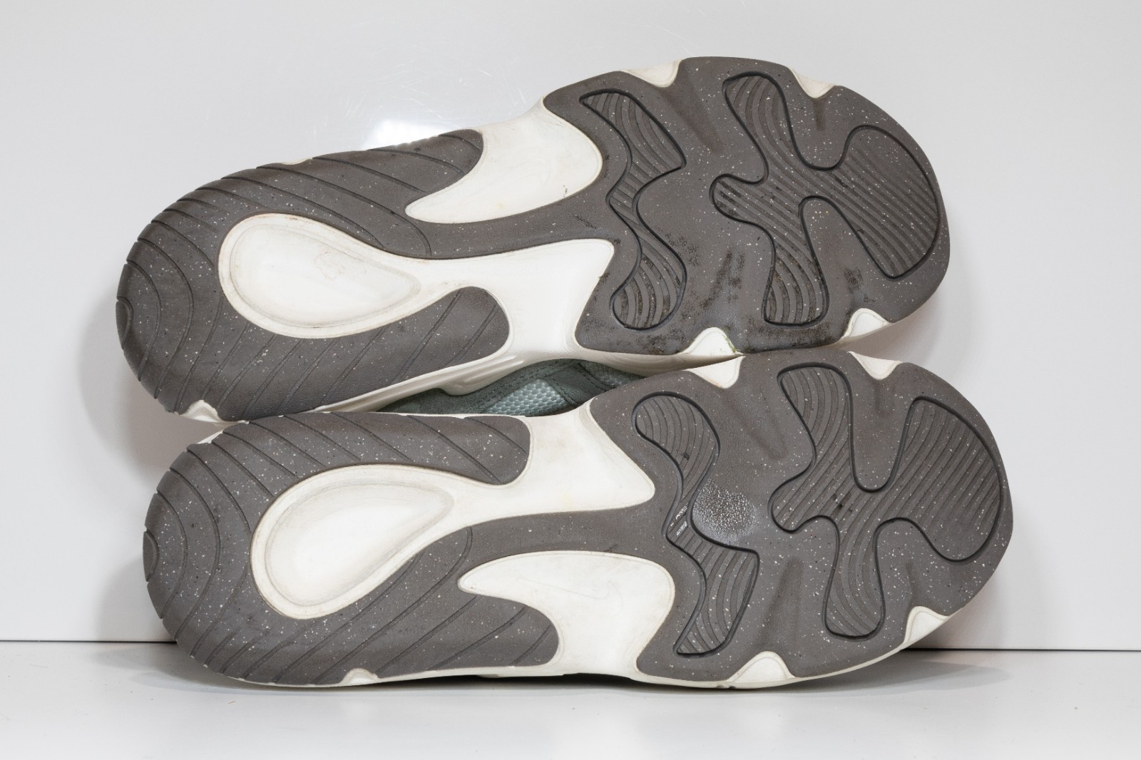 Women’s Nike Tech Hera ‘Light Silver/Sail/Flat Pewter/Mica Green,’ Size 9