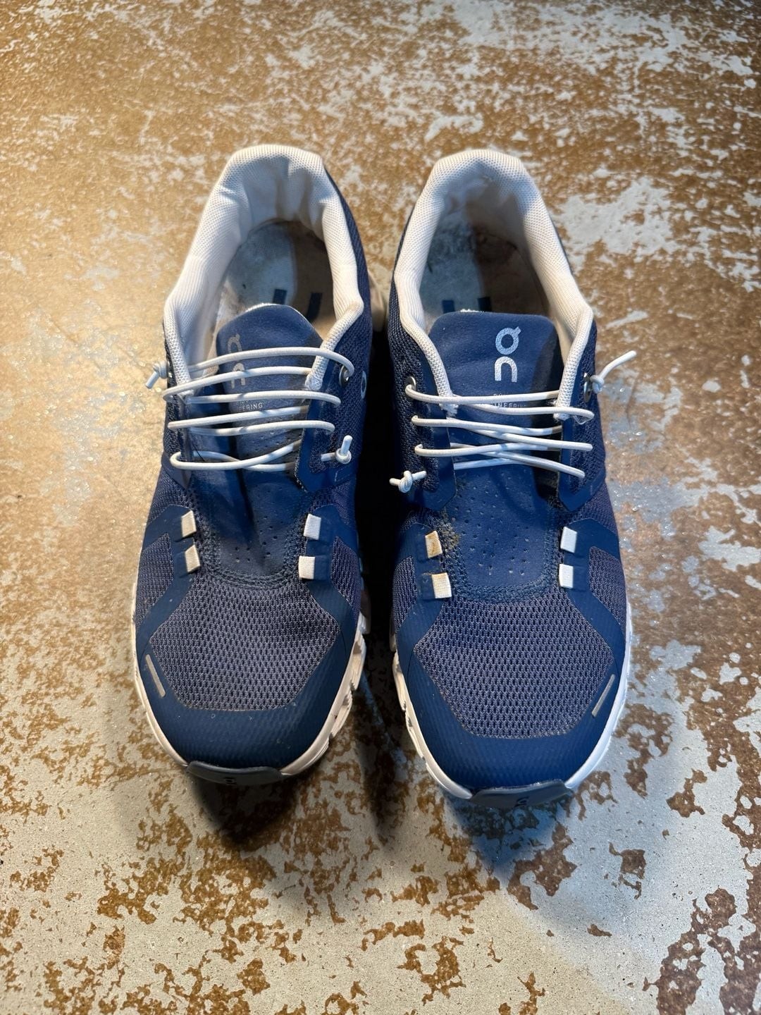 On Cloud 5 Women’s Running Shoes in Denim and White