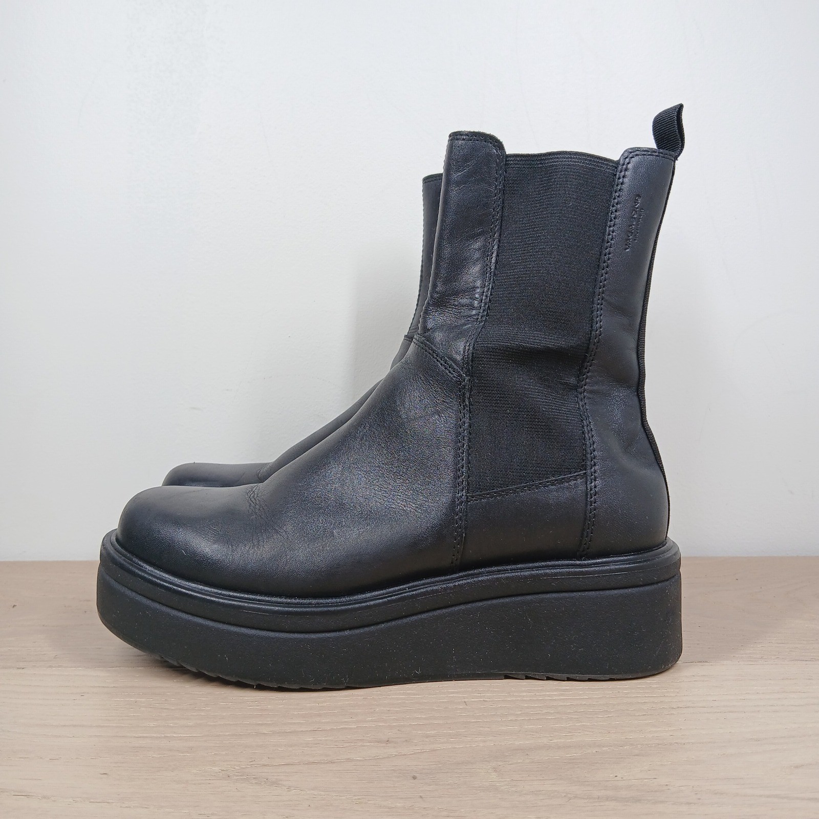Vagabond Platform Chelsea Boots Women 7 Black Leather Chunky Platform Goth
