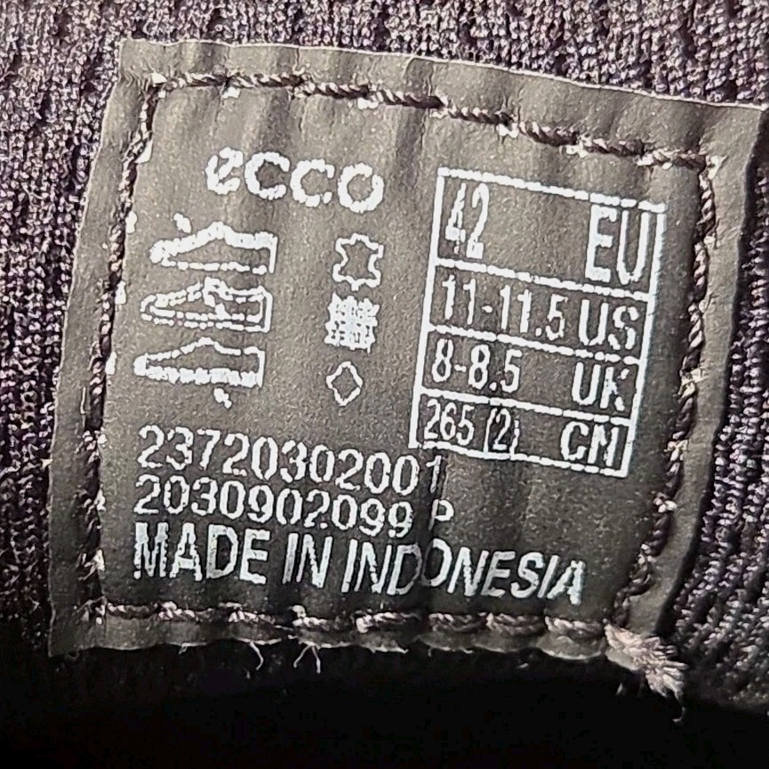 Ecco Women’s Chase II Hydromax Sneaker 42 EU 11-11.5 US Black Nubuck Leather