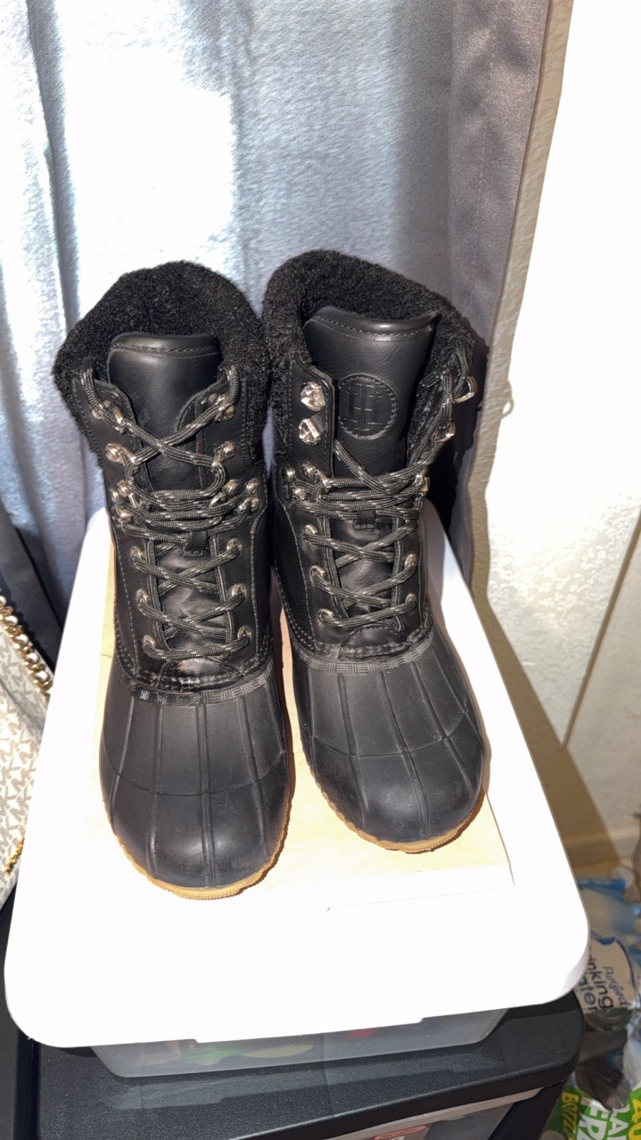Tommy Hilfiger Rainah Ankle Lace Up Duck Boots Black Women’s Size 8M NEW!