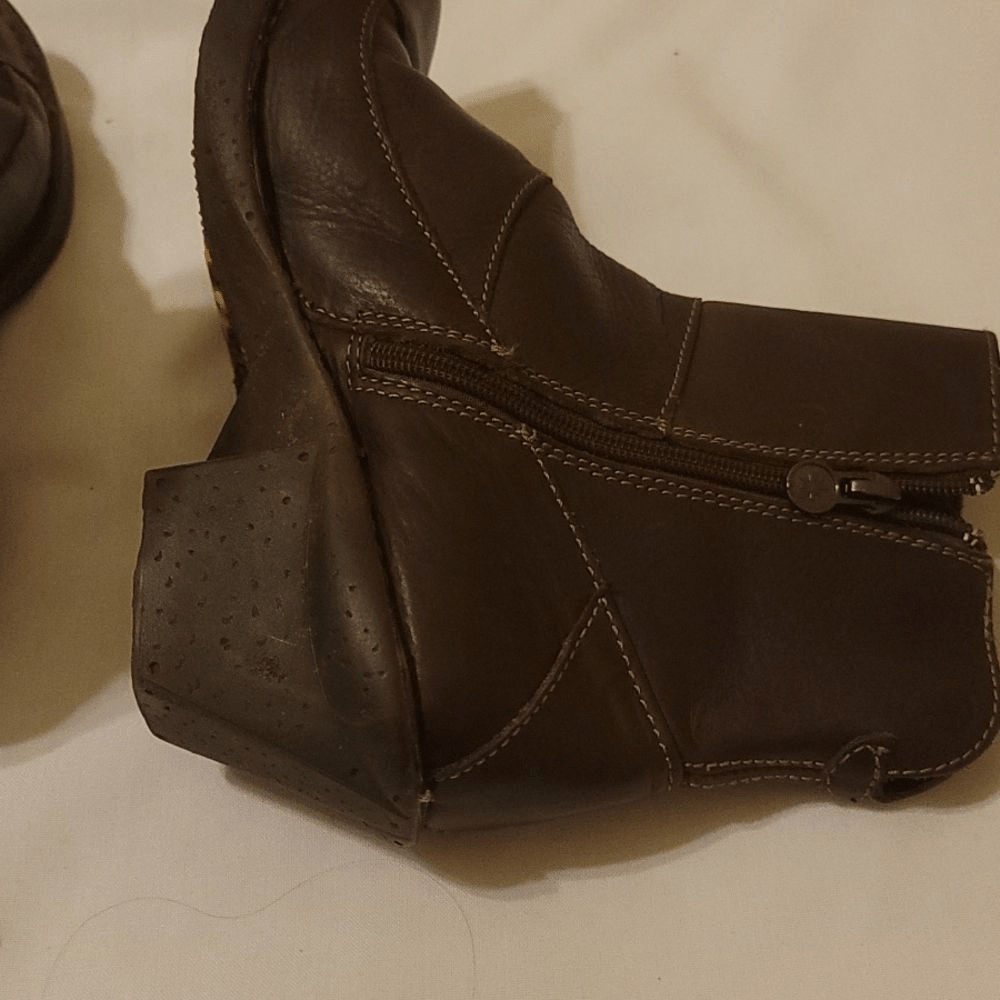 – The art Company boots size 39