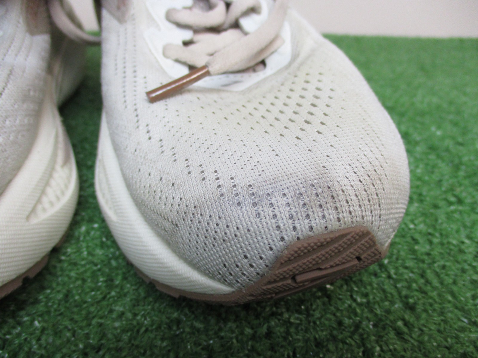 Brooks Ghost 17 Womens Size 9.5 Medium B Grey Chateau Running Sneakers