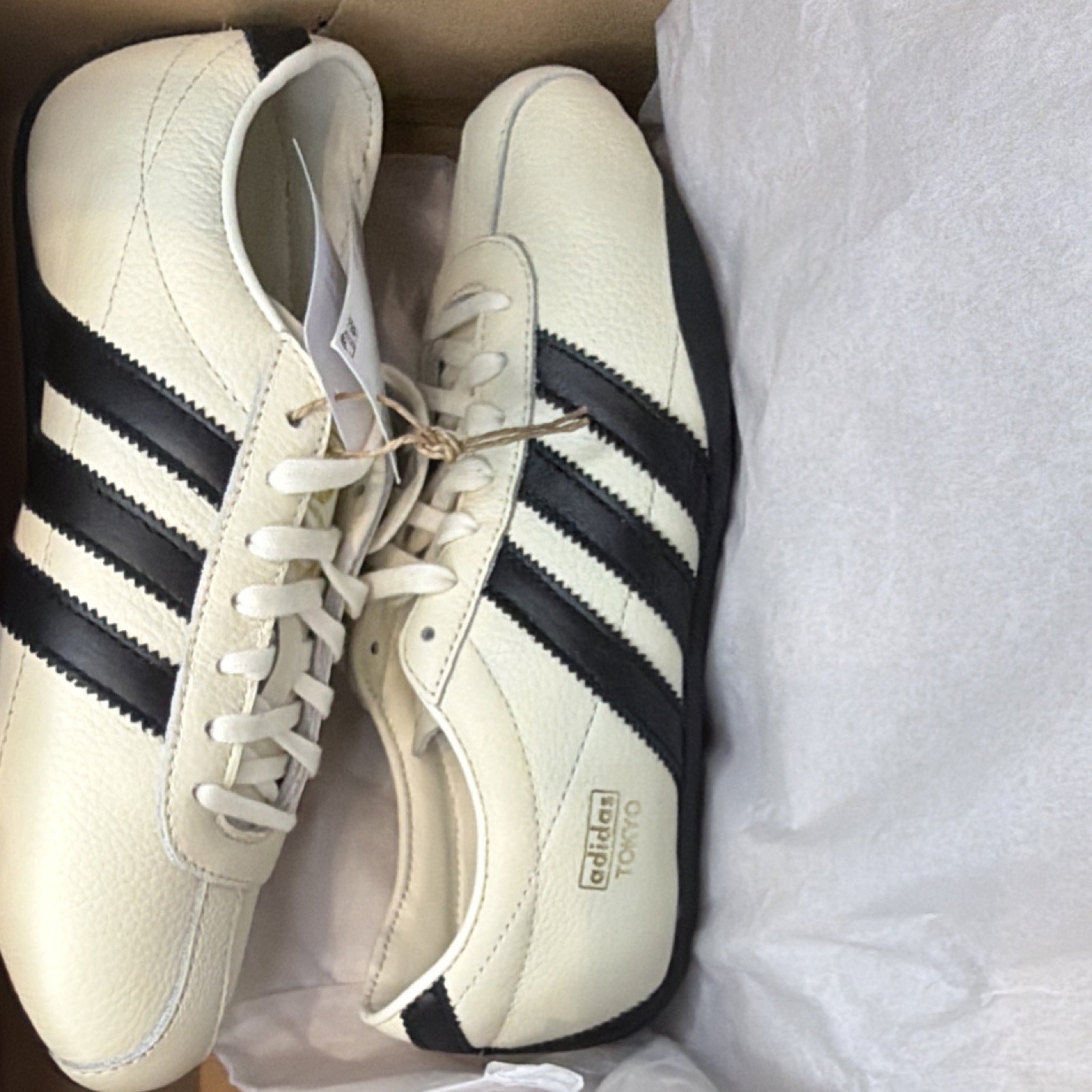 Adidas Tokyo Off White Black Leather Sneaker JQ0597 2025 size 6 Women