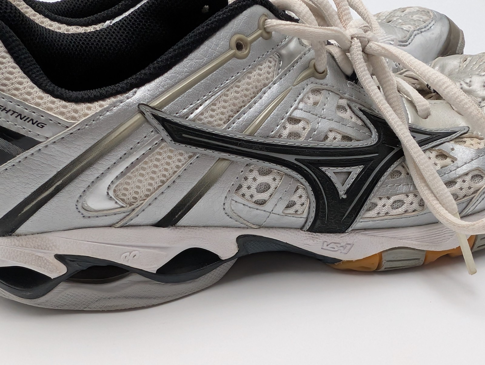 Mizuno Wave Lightning 7 Volleyball Shoes Women’s Sz 9.5W Athletic
