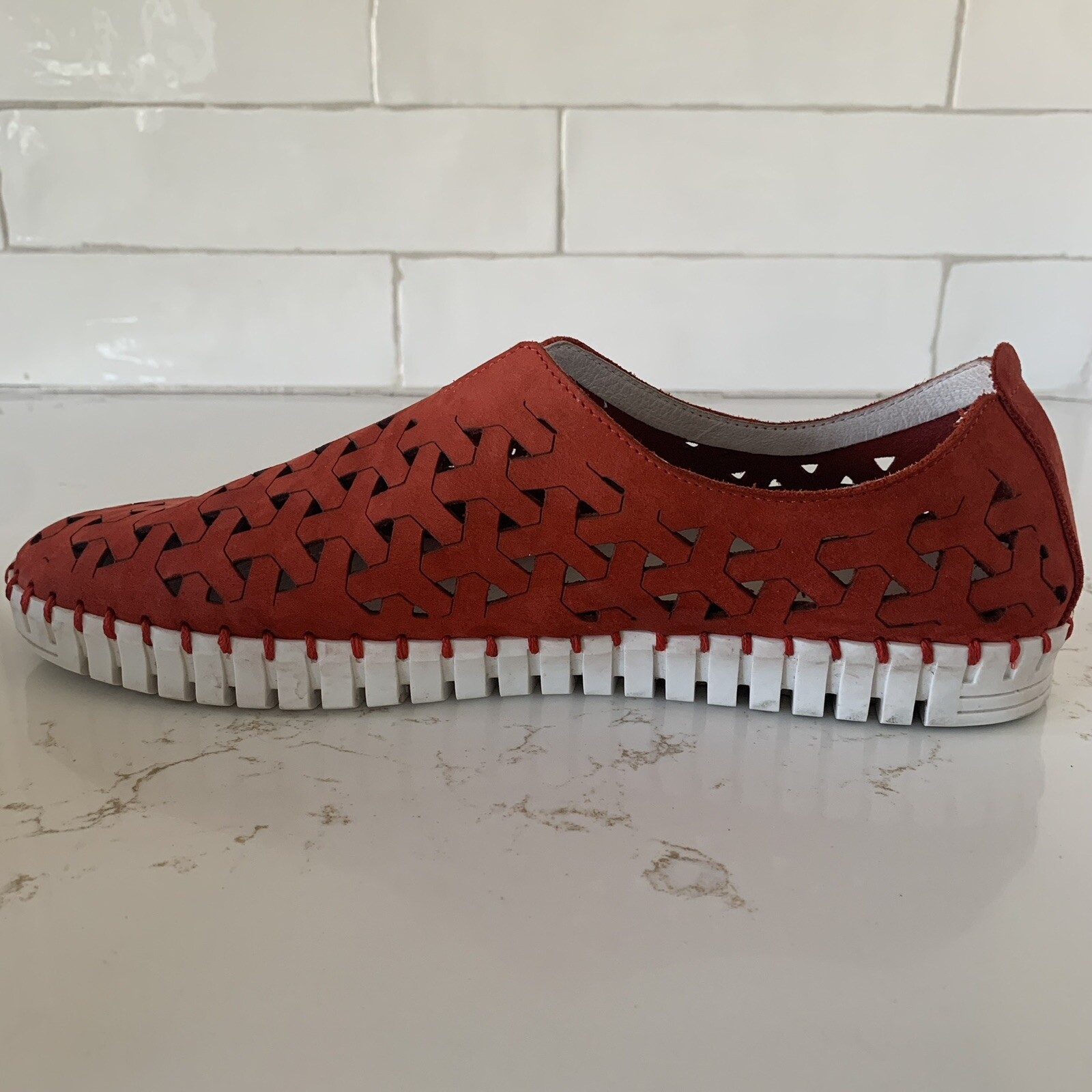 Eric Michael Red Inez Nubuk Leather Shoes Womens 9.5 EU 41 Cutout Slip On Flats