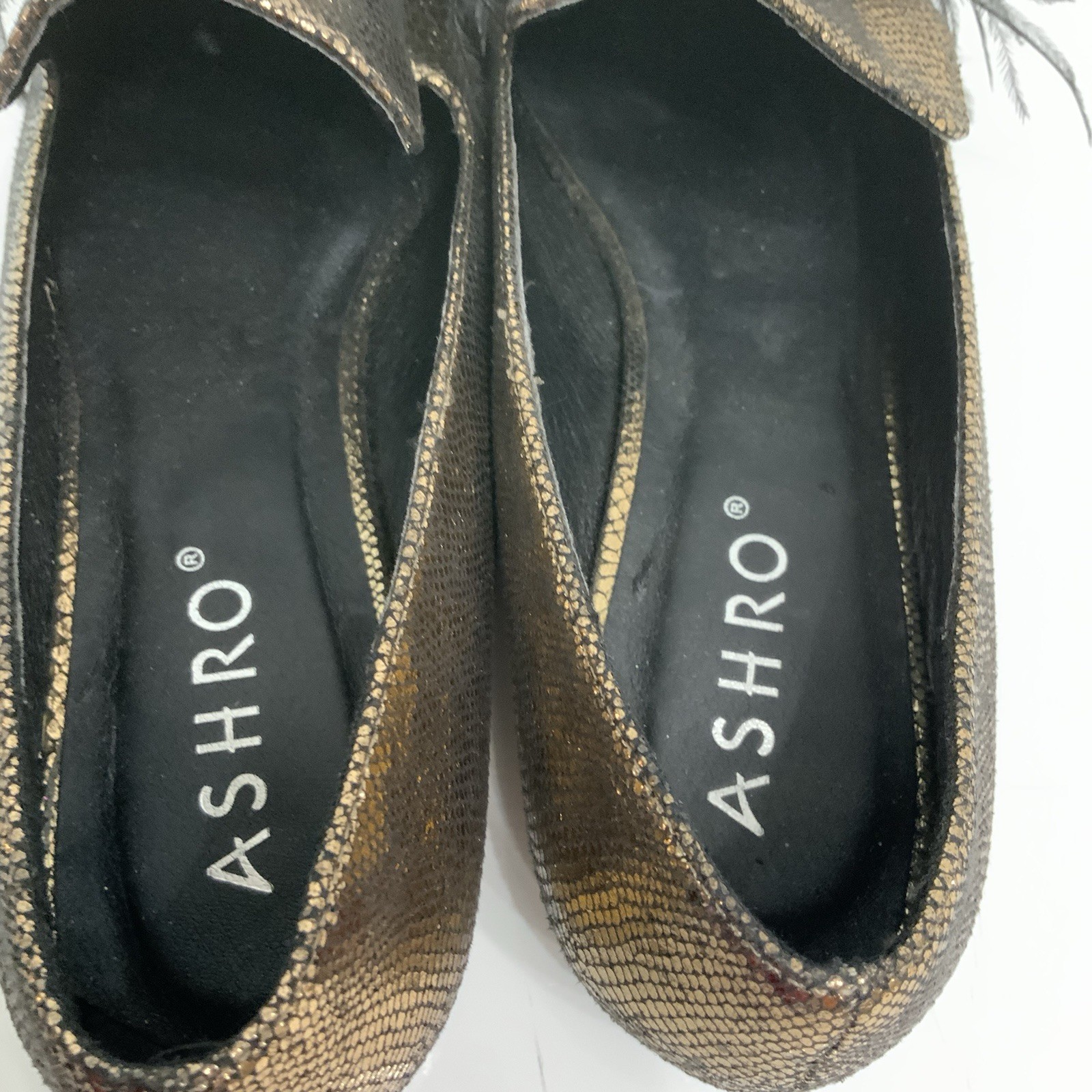 ASHRO Sz 7.5 Gold Bronze Feather Tassel Pointed Toe Metallic Loafers Party
