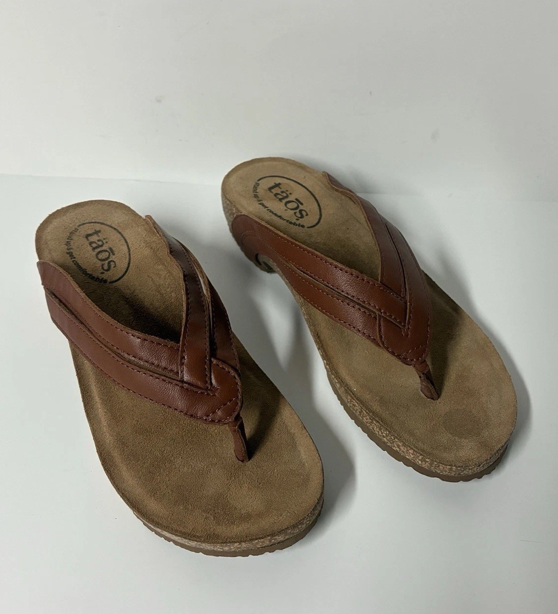 Taos Sandals Womens 7.5 Tan Brown Leather Thong Toe Loop Cork Comfort