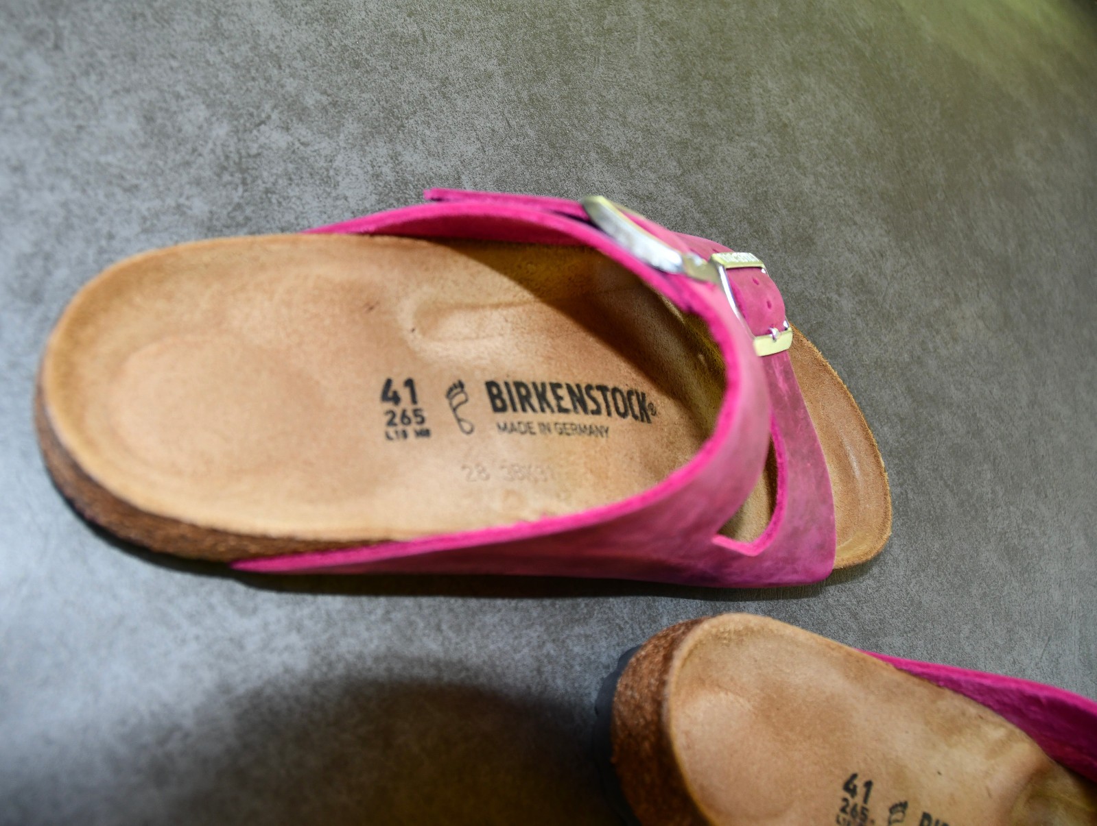 Birkenstock Arizona Oiled Leather Sandal Size 10 10.5 41 Reg Fuchsia Pink Sandal
