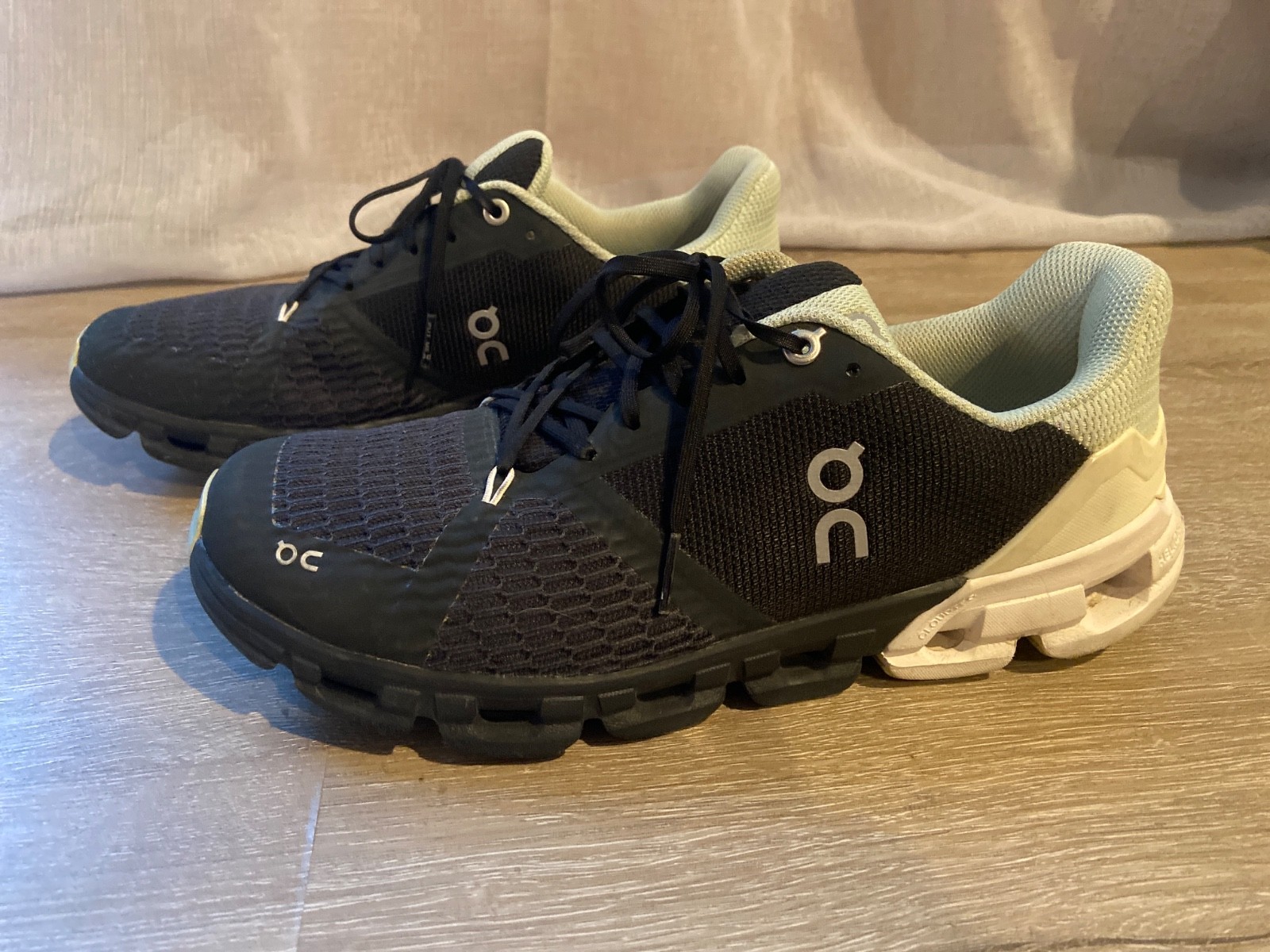 On Cloud Cloudflyer 4 Women’s Shoes Size 9 Black Mint Running Shoe Sneaker