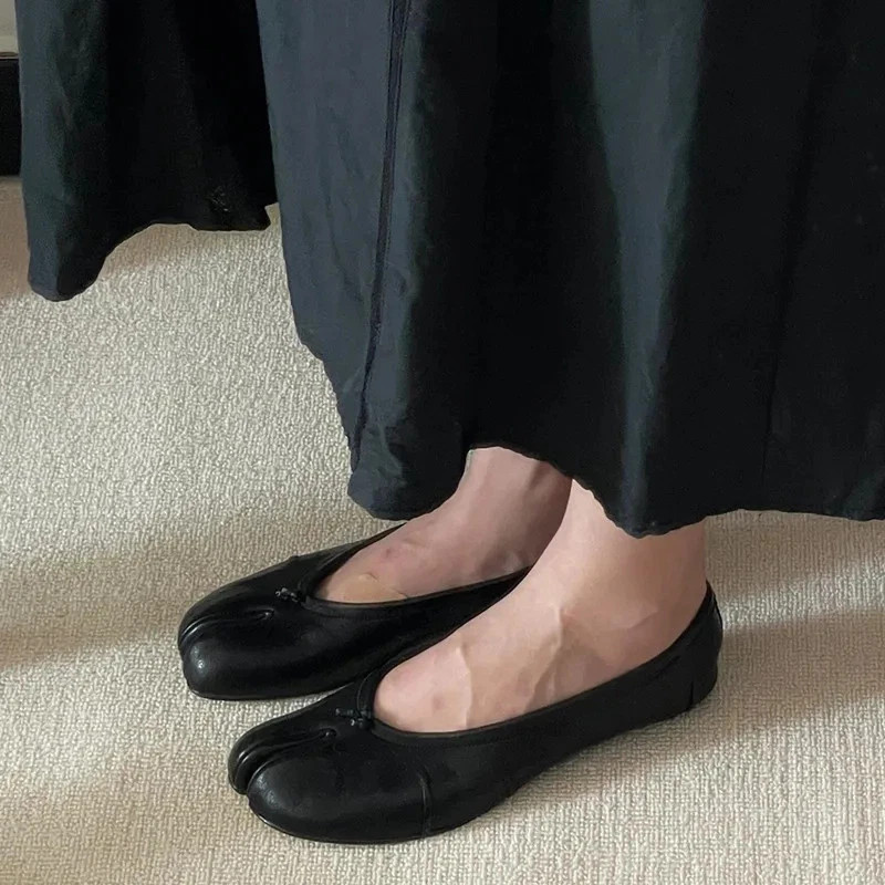 Fashion Soft Leather Split Toe Women Tabi Ballet Flats Comfortable Casual Loafer