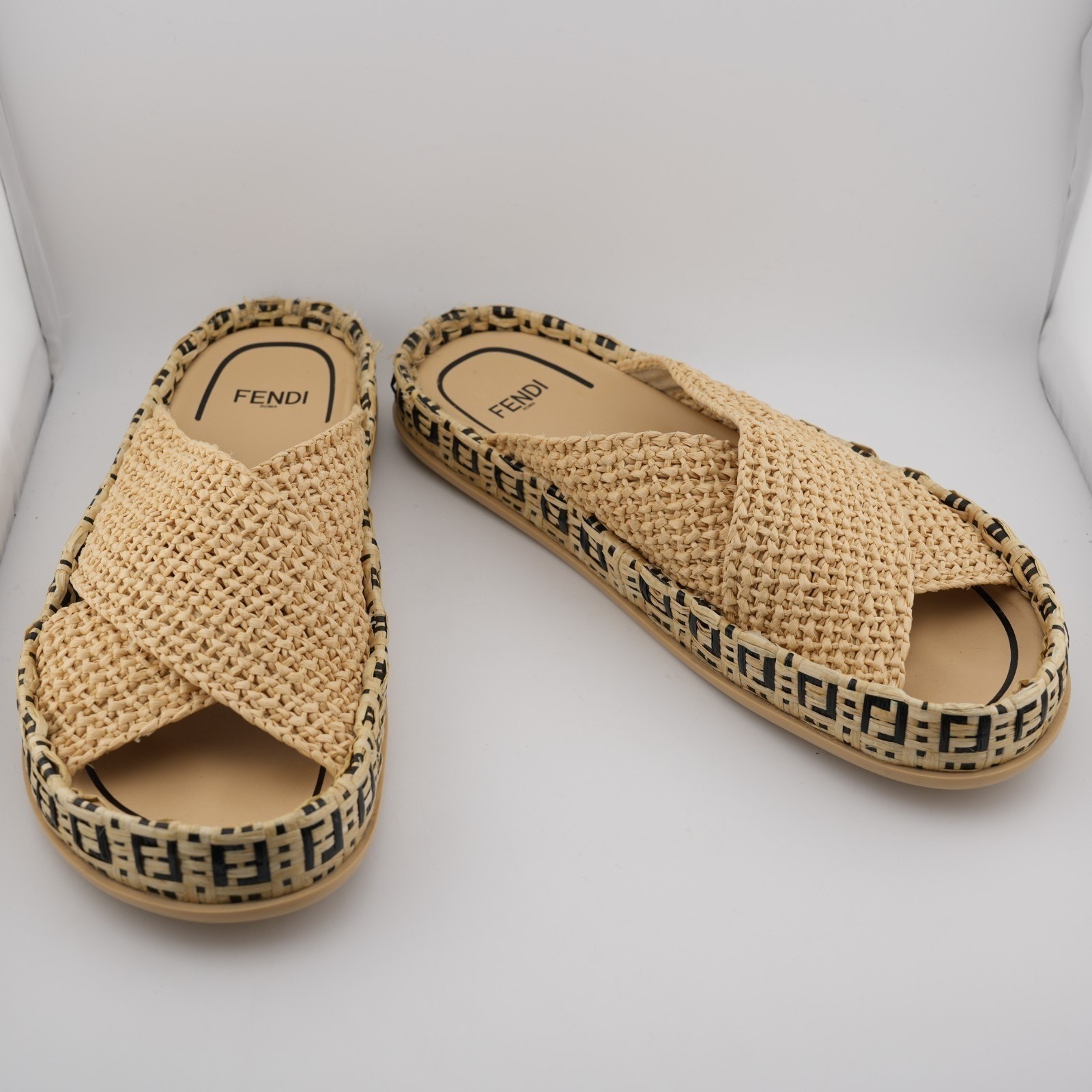Fendi Cream Raffia Straw Criscross Flat Slides Sandals women 7.5