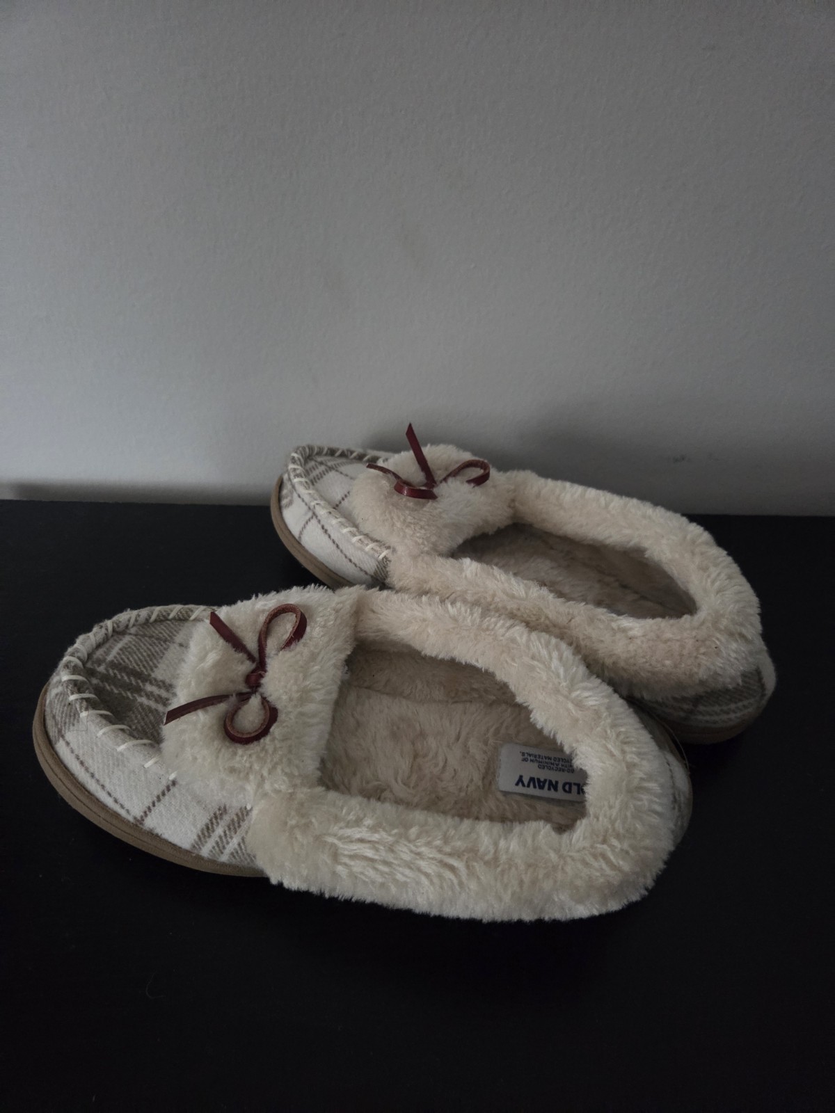 Faux-Fur Trim Moccasin Slippers Old Navy Size 7 Bow Detail Tan Plaid