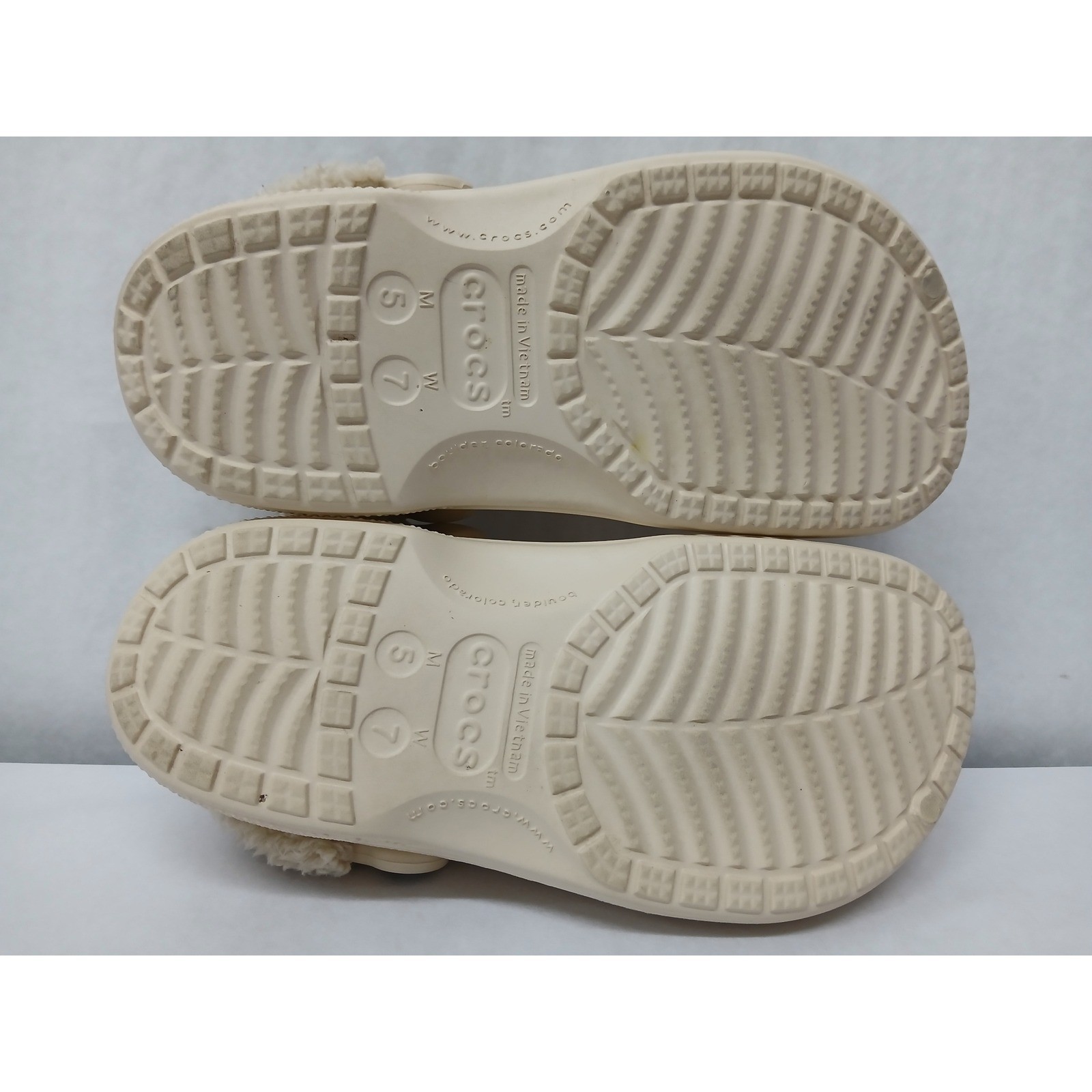 Crocs Women’s Adult Baya Lined Fuzz Strap Clogs 206633 Winter White Sz 7