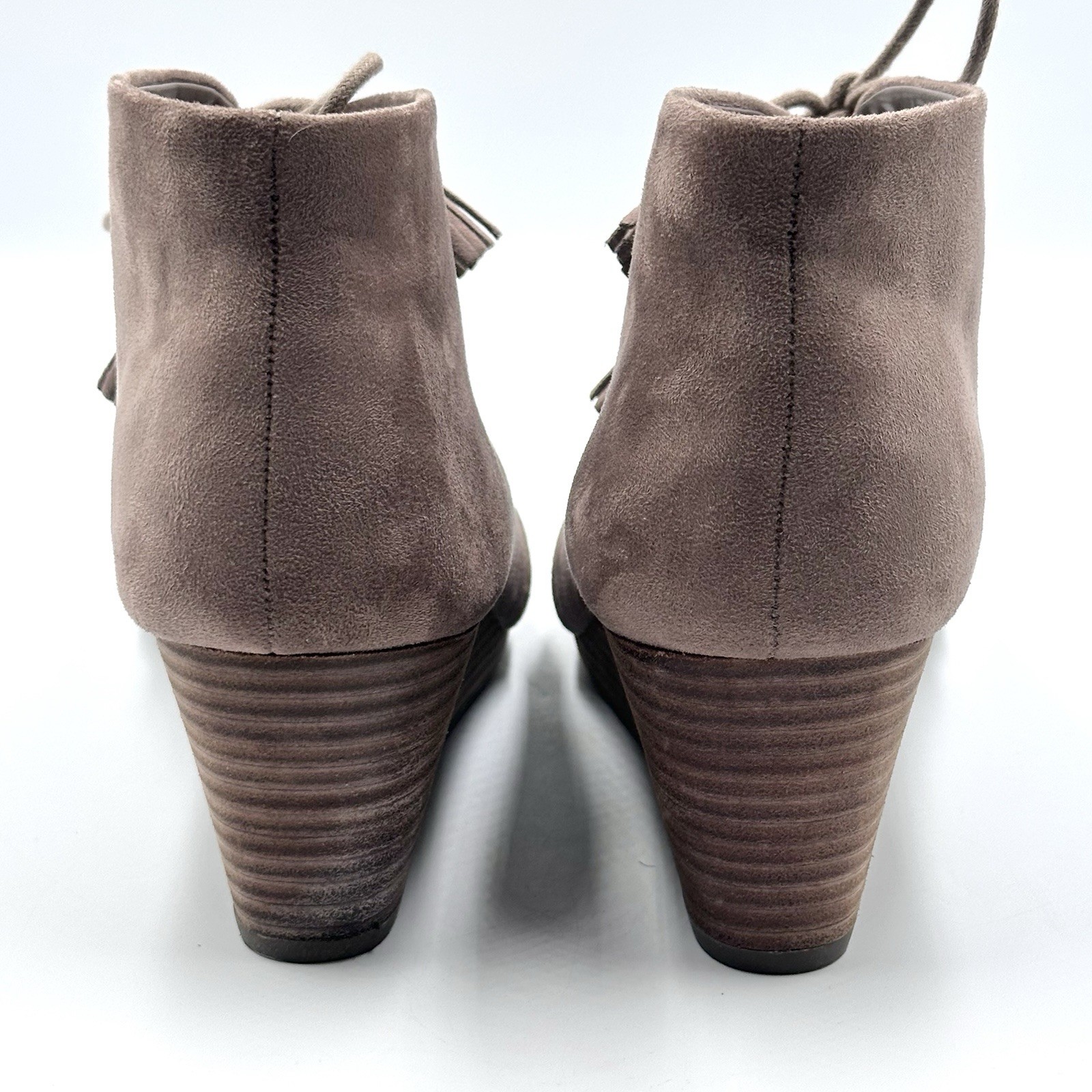 Dr. Scholl’s Dakota Wedge Ankle Booties Taupe Faux Suede Tassel Lace Up Size 8.5