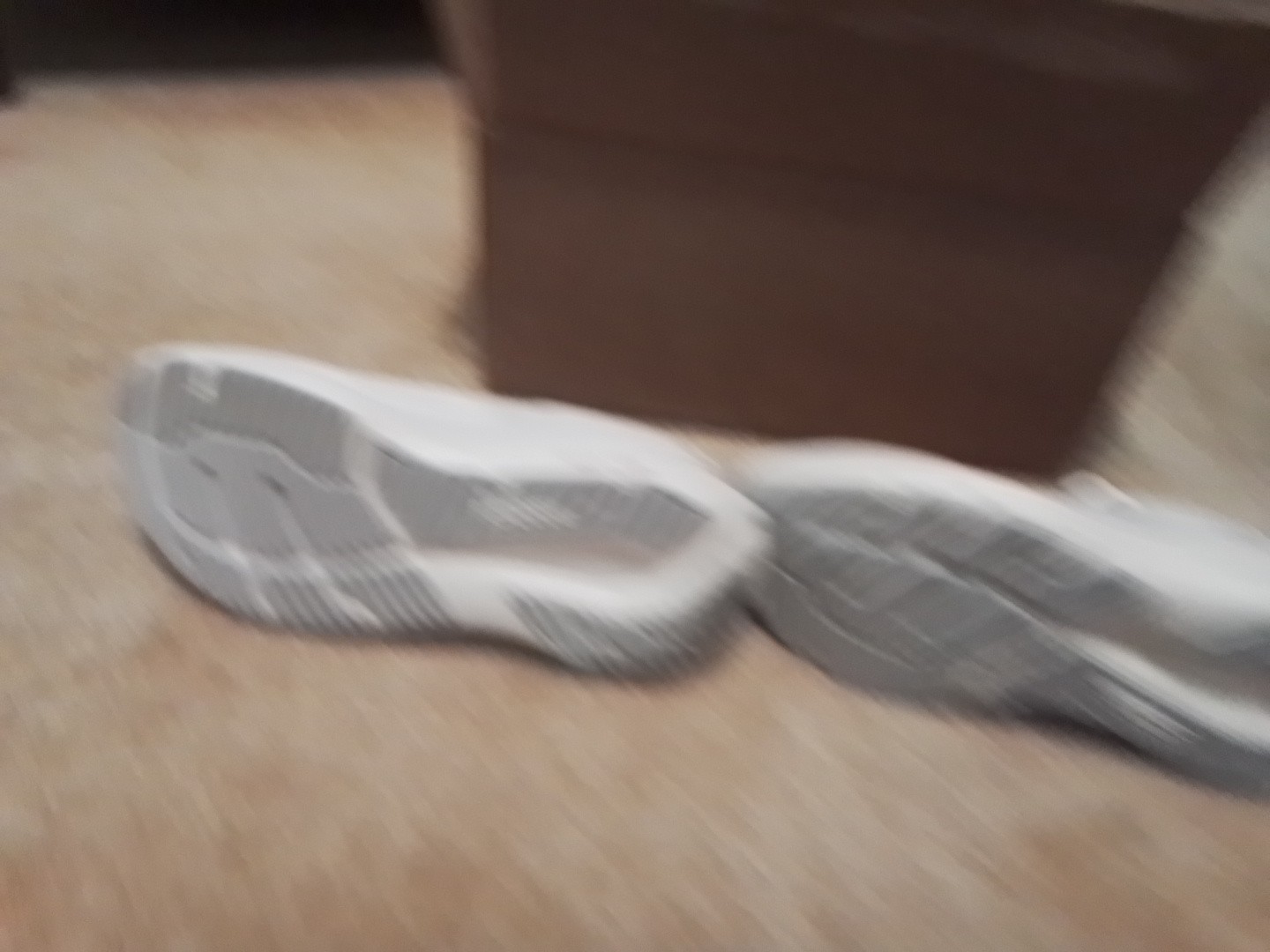 Brooks Glycerin 23 1204651B133 Size 8.5 B MEDIUM White Harbor Mist Metallic
