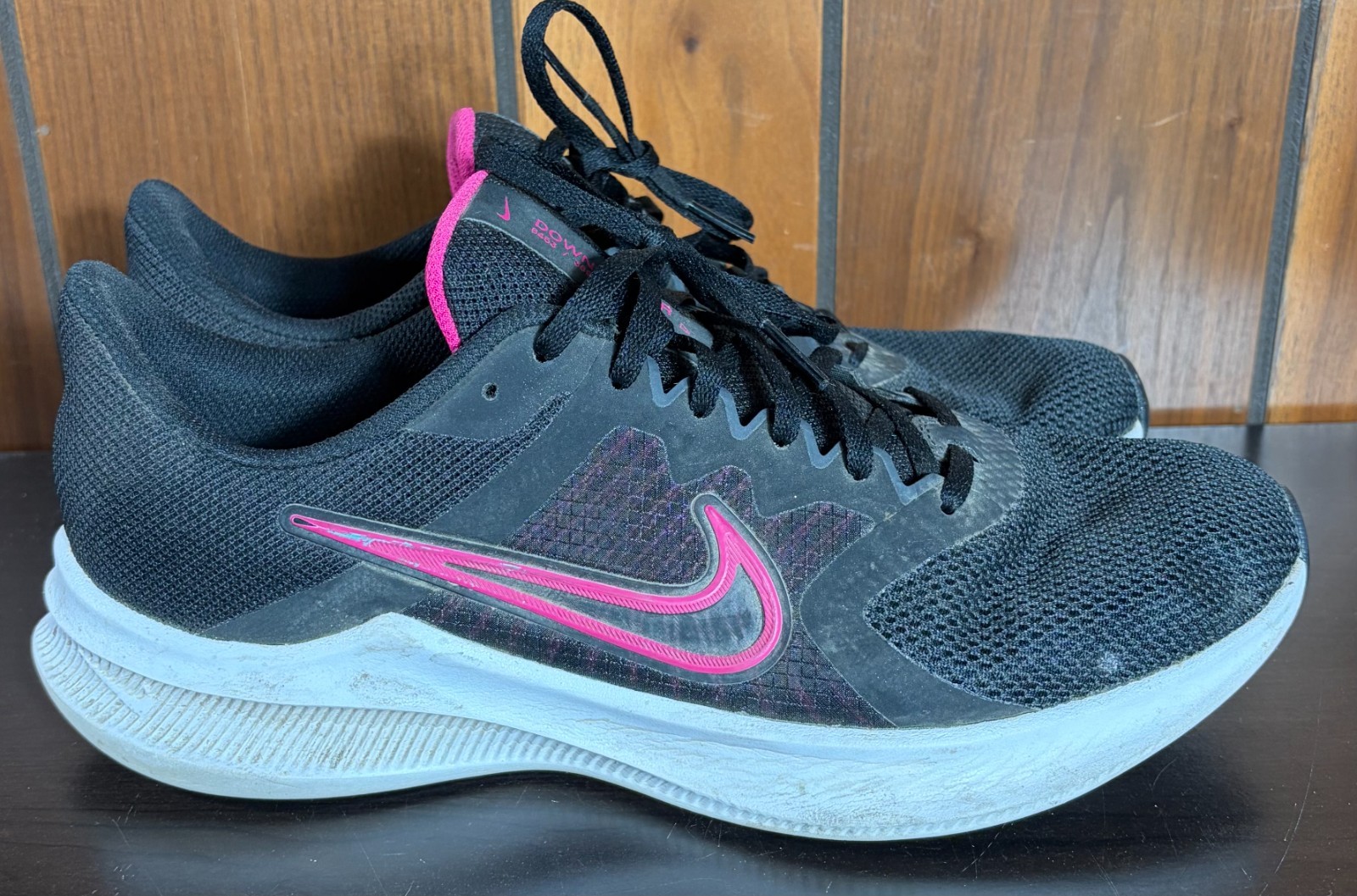 Nike Downshifter 11 Black Laser Fuchsia Womens Running Shoes Sz 11 – EUC