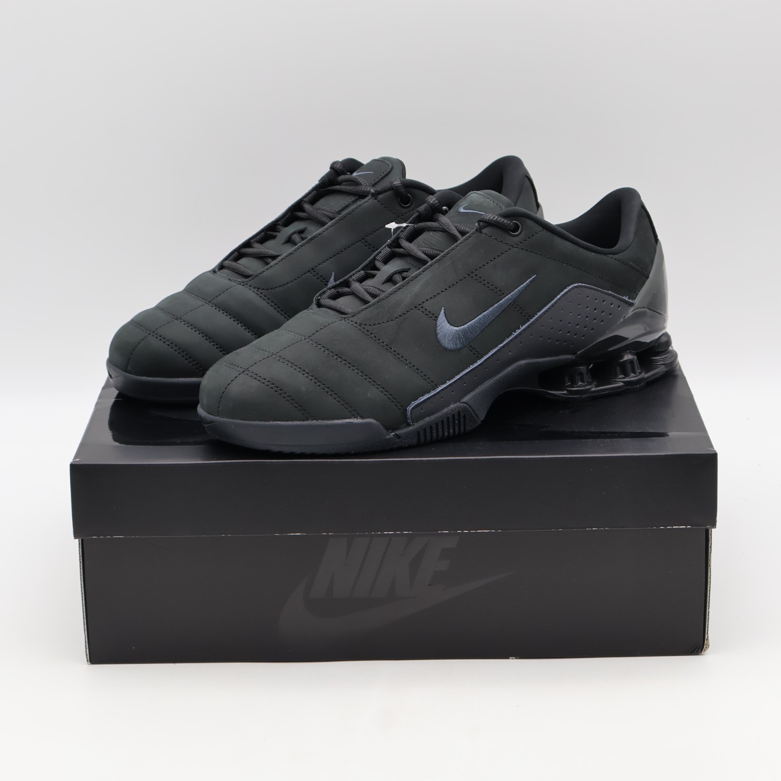 IO9934-001 Nike Total 90 Shox Magia Suede «Black» (Women’s)