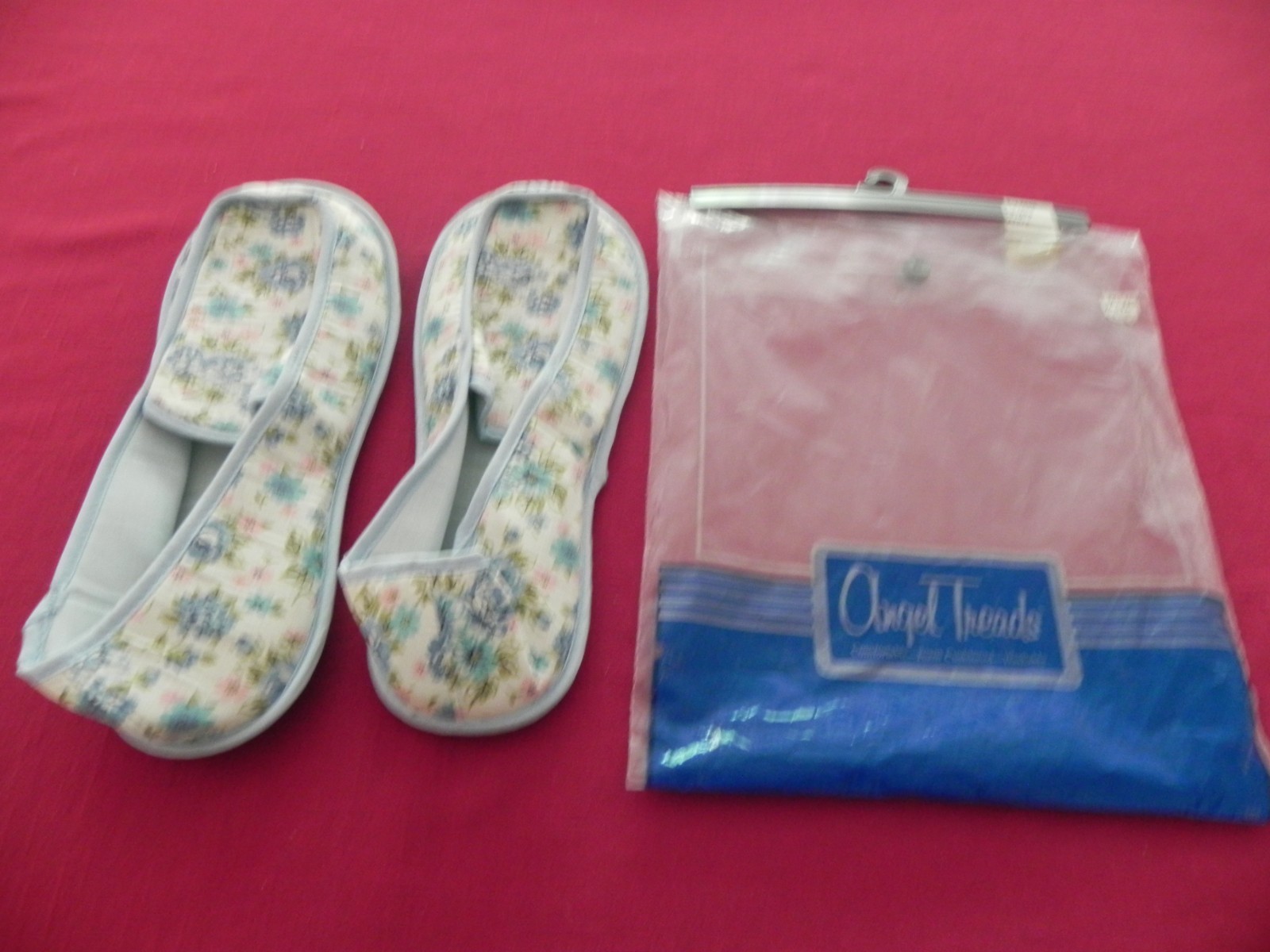 Vintage Women’s Angel Treads Slippers, Blue, EX Large, 9.5-10.5 Original Package