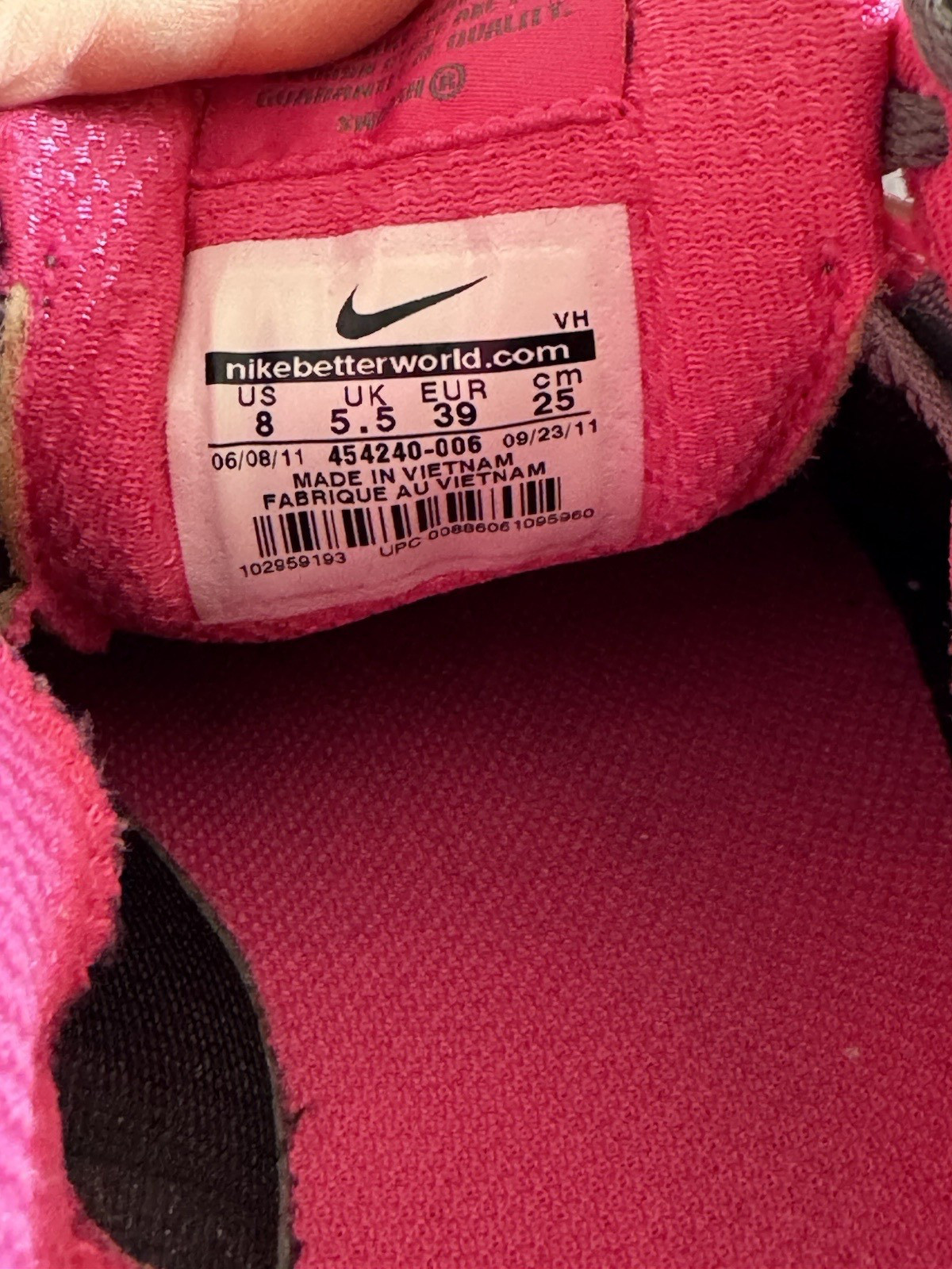 NIKE DUAL FUSION ST2 WOMENS SHOES, SZ 8M, EXCELLENT CLEAN CONDITION, GREAT SOLES