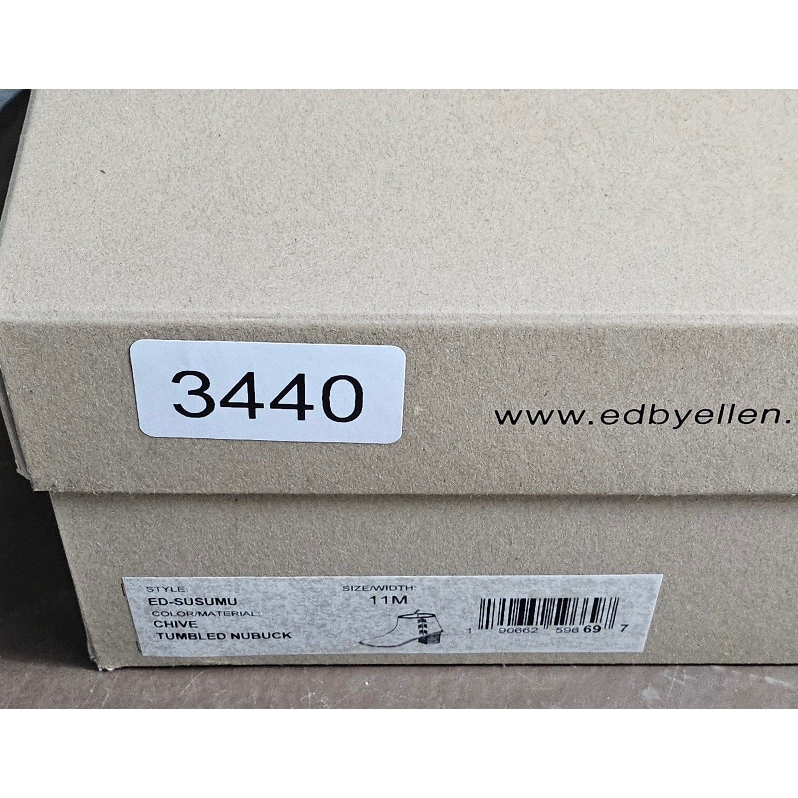 ED Ellen DeGeneres Susumu Tumbled Nubuck Chive Ankle Boots Women’s Size 11M