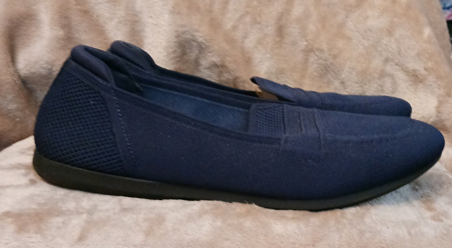 Clarks Womens Shoes Size 12W Wide Blue Loafers Slip On Memory Foam Cushion Soft