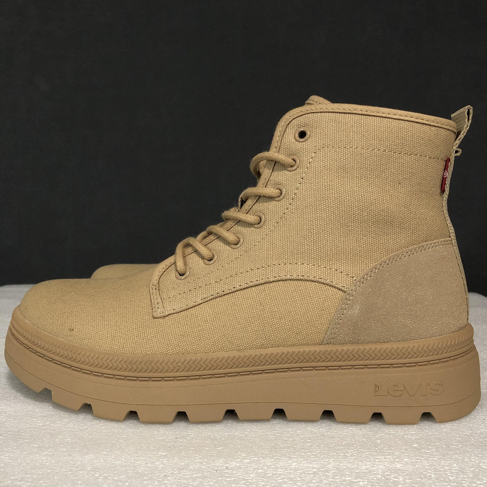 Levi’s Boots Womens Size 8.5 Beige Canvas Combat Ankle Lug Sole Casual Workwear