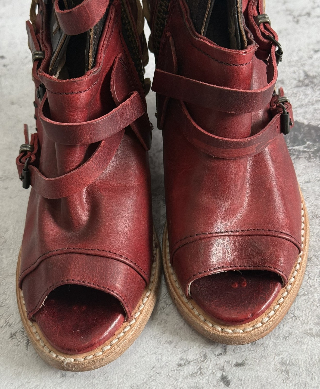 Freebird by Steven Carter Red Sandals Women’s Leather Strappy Boho Biker US 7