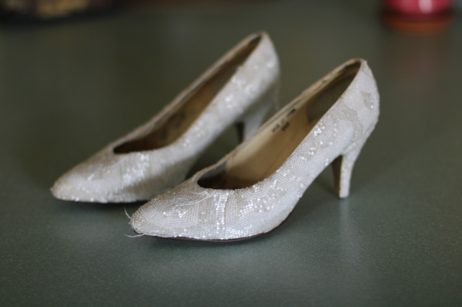 Vintage 90s Dyeables Wedding Heels White Beaded Women US size 6.5 Needs repairs