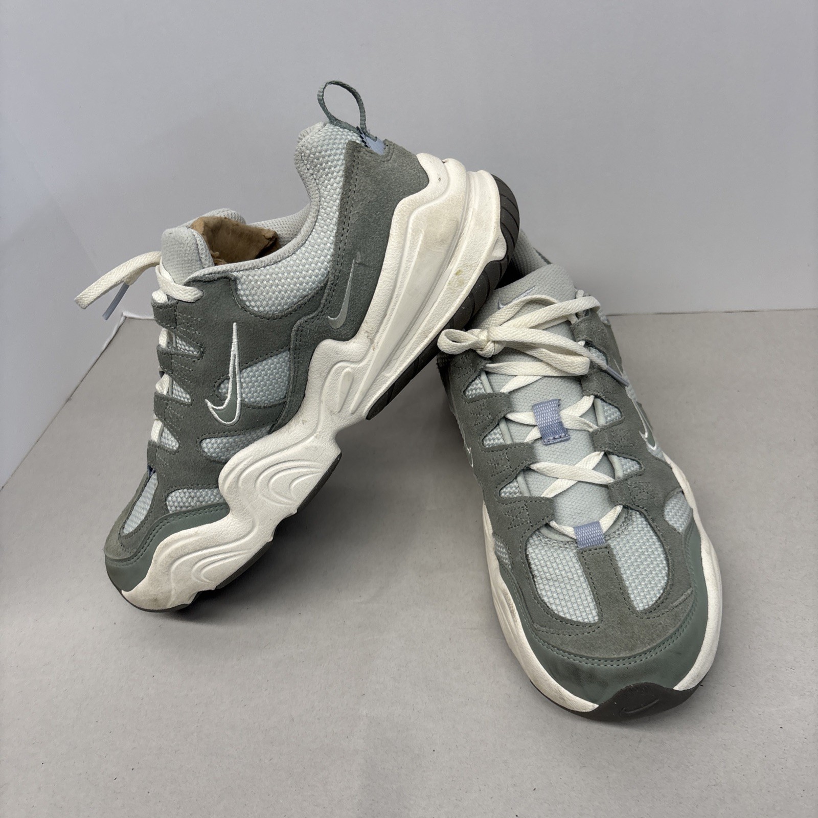 Nike mens Tech Hera Size 10 Mica Green (DR9761-001).