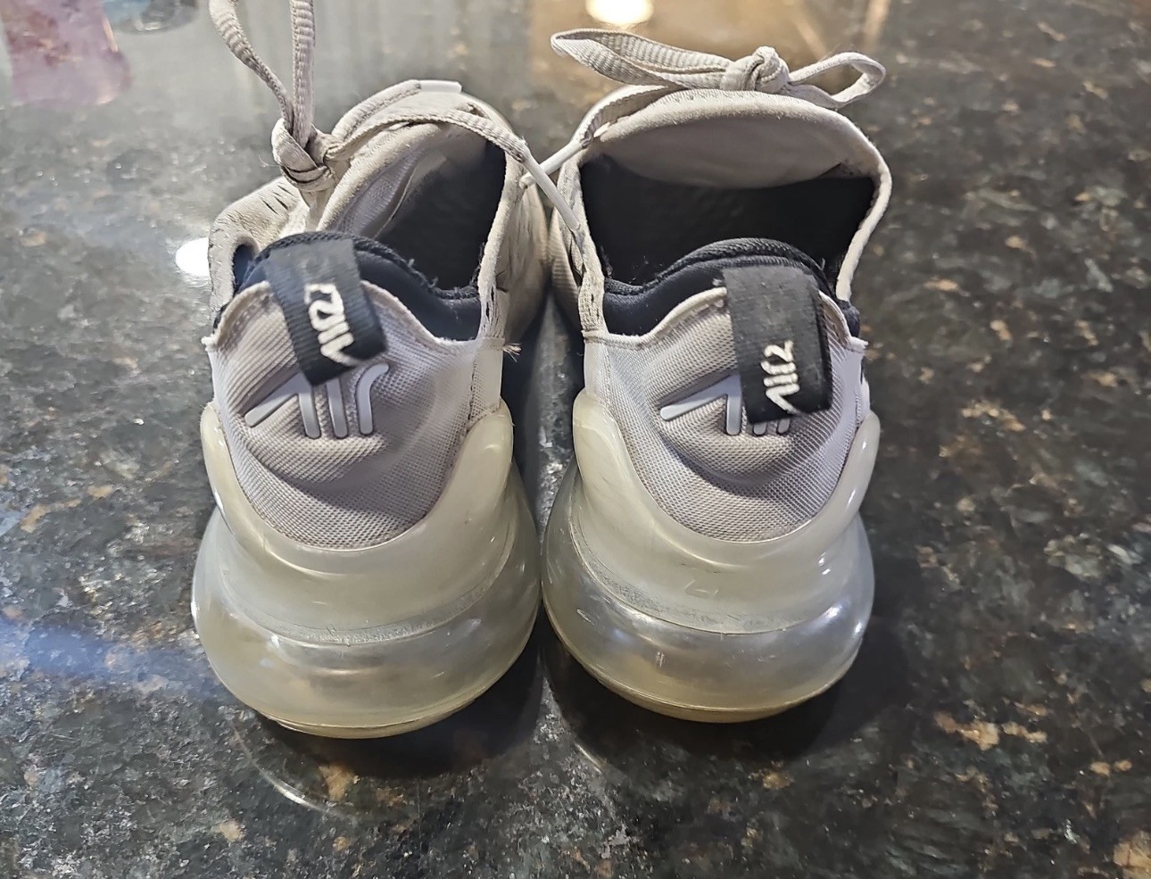 Nike Women’s Air Max 270 Running Lifestyle Shoes Sneakers Size 8