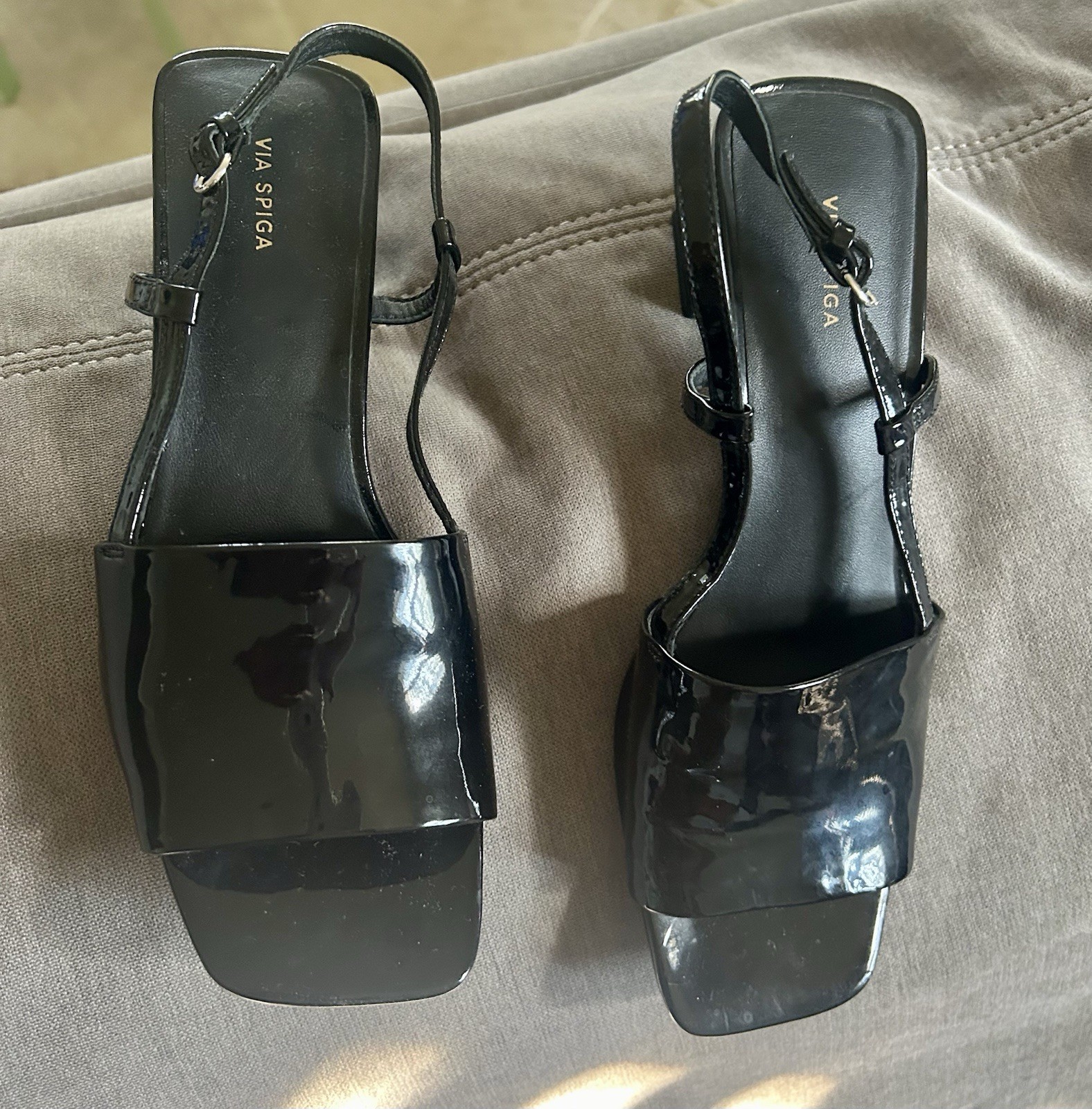 7.5 Via Spiga Patent Leather Block Sandals Black