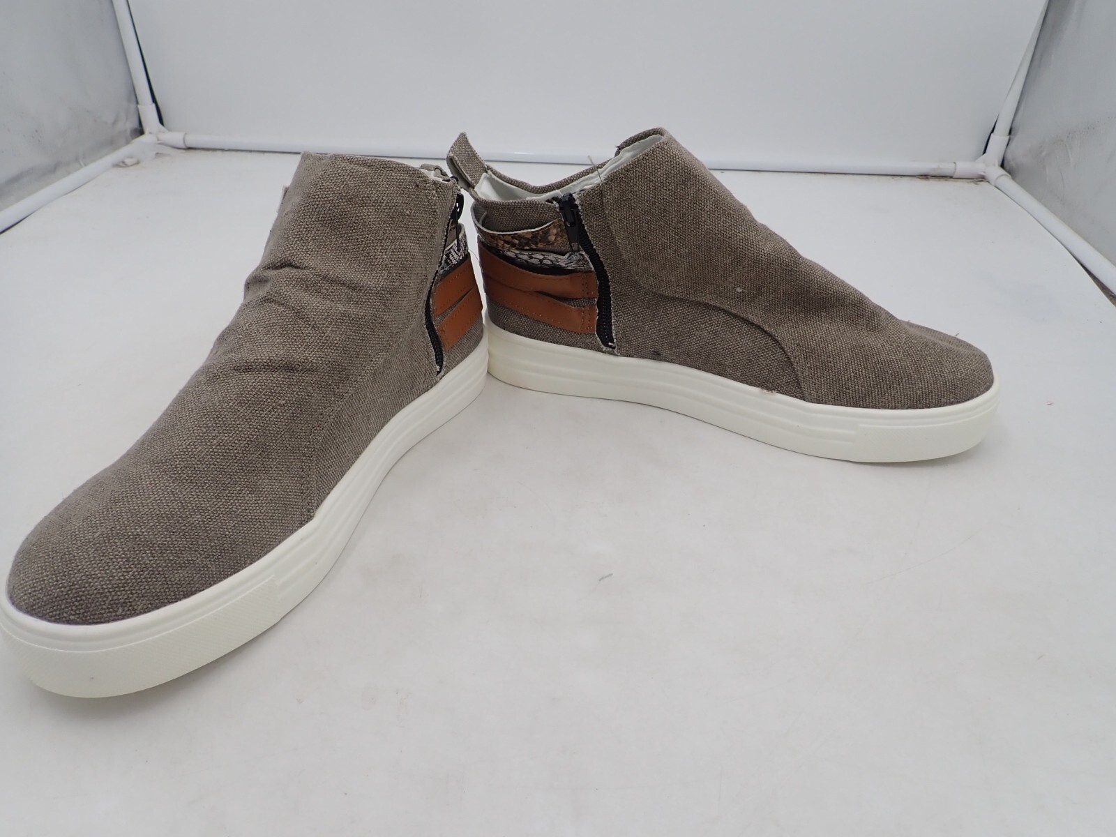 ROSY Women’s Buckle-Accent Canvas Hi-Top Sneakers size 6, 6.5, 7, 8, 8.5, 9, 9.5