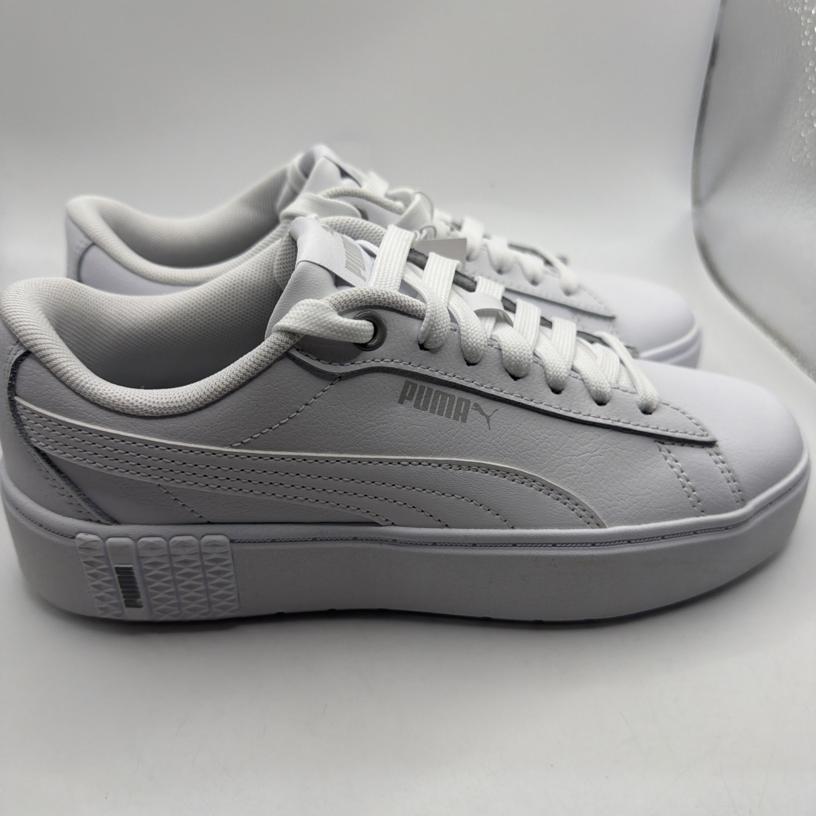 PUMA Women’s Smash Platform Lifestyle Shoes White 394006-01 Sz 7