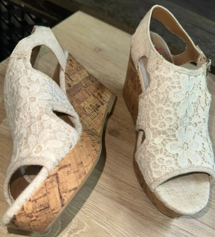 white Jelly pop heels flower design size-8M