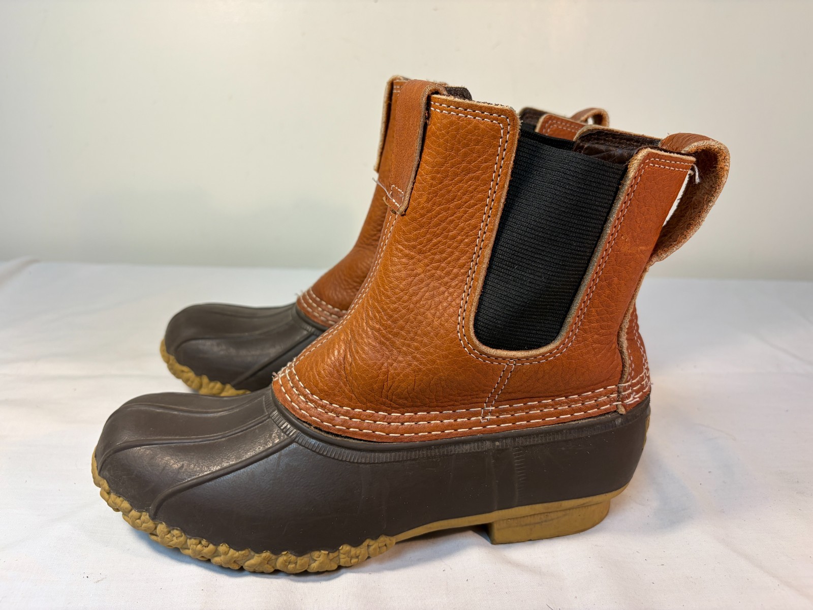 L.L. Bean Chelsea Duck Boots Women’s Brown Leather Waterproof Pull On – US 8