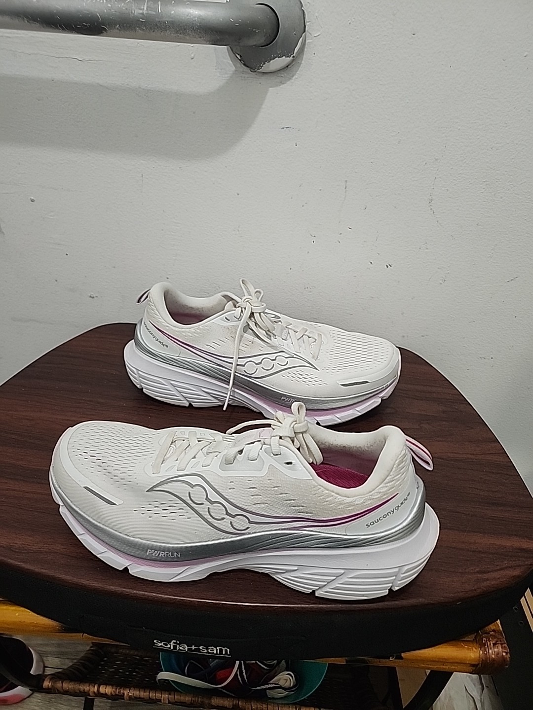 Size 11 – Saucony Guide 18 Ballad Skydiver W