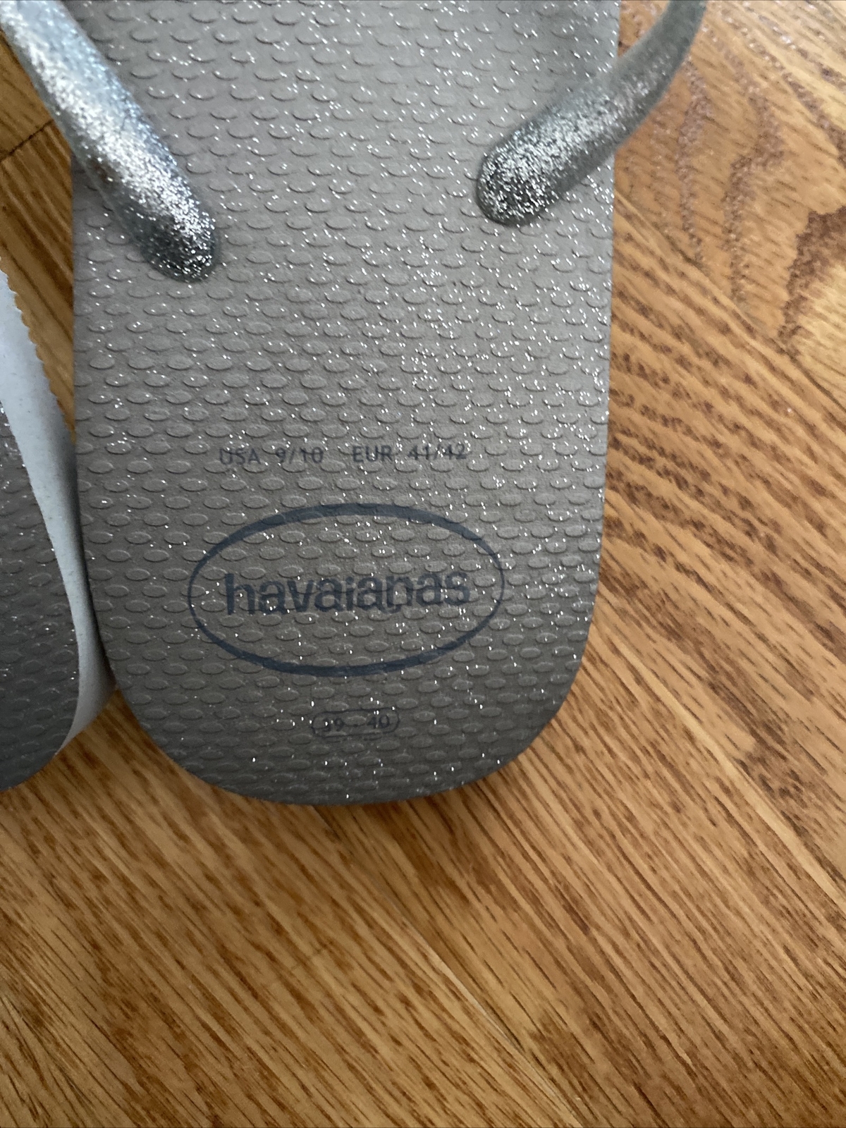HAVAIANAS SLIMS 41/42 USA SIZE 9/10 ICE GRAY WITH METALLIC GLITTER